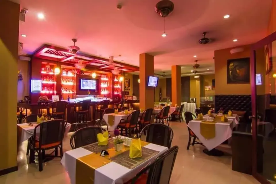 Restaurant/places to eat in Patong Hemingways Hotel Restaurant/places to eat in Patong Hemingways Hotel