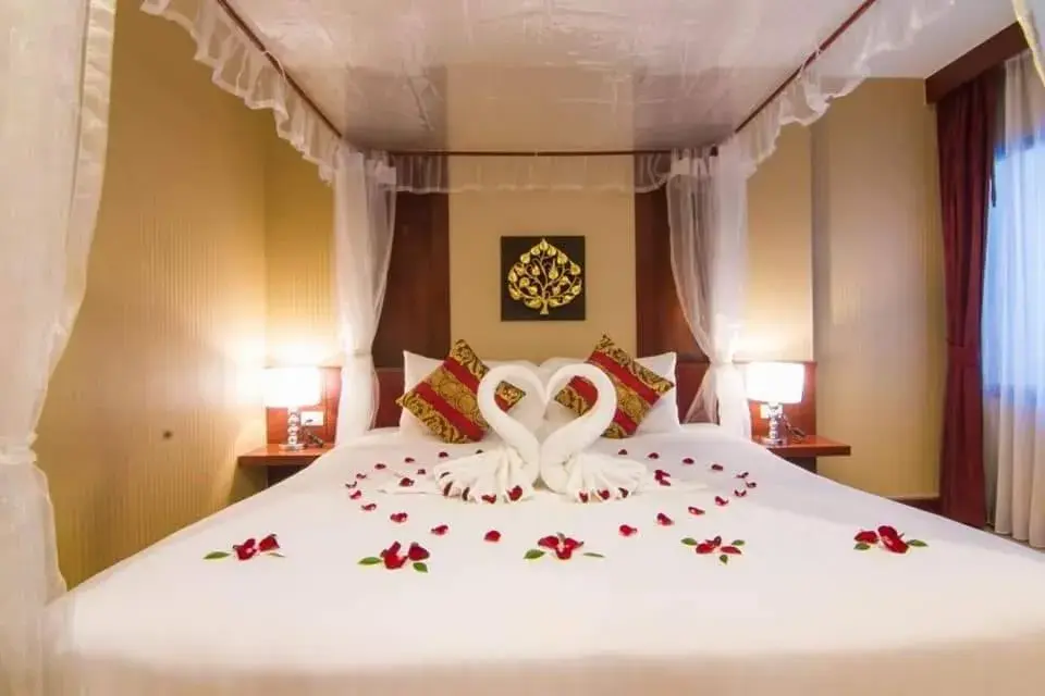 Bed in Patong Hemingways Hotel Bed in Patong Hemingways Hotel