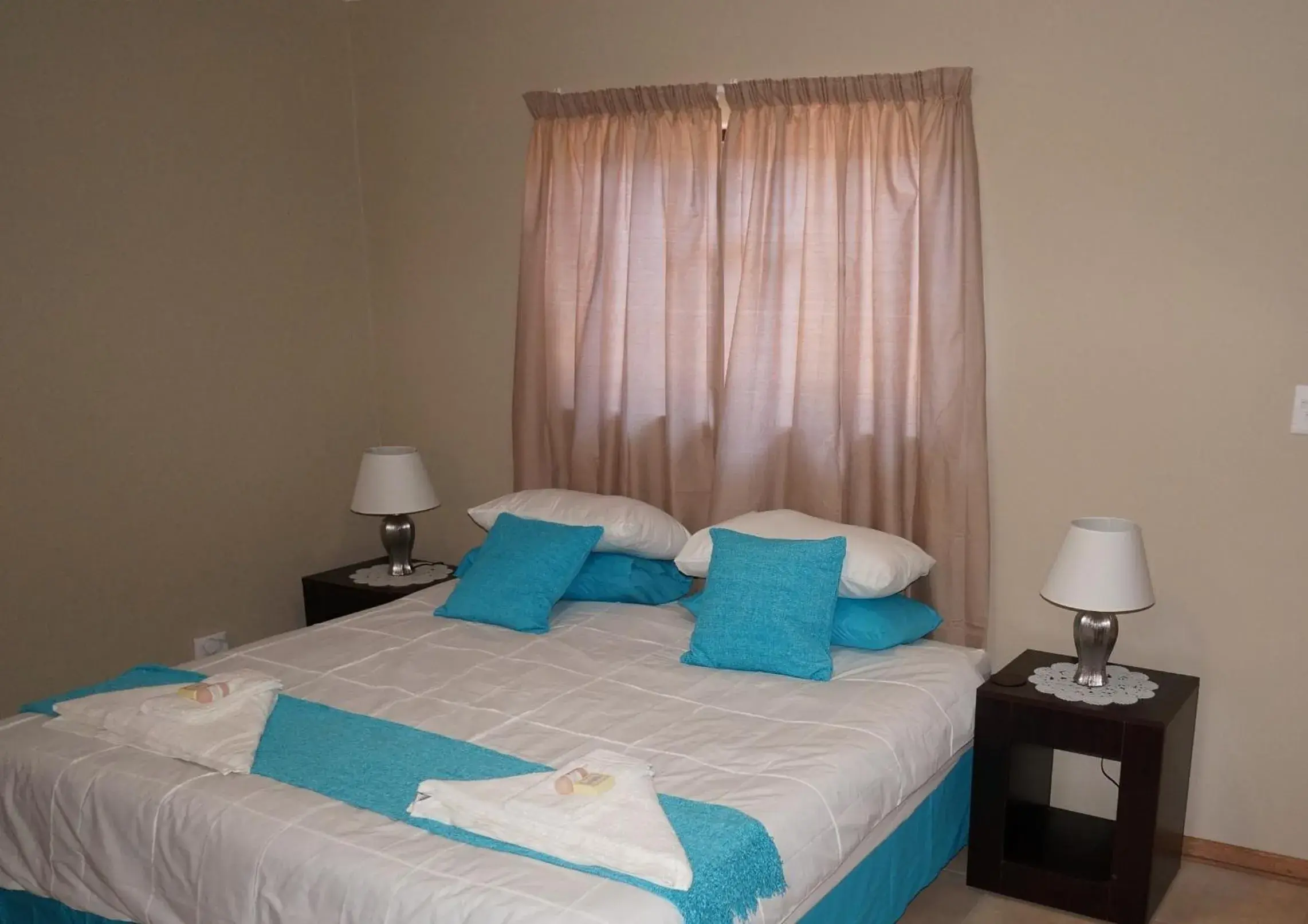 Luxury Double Room in Mckala Guesthouse Luxury Double Room in Mckala Guesthouse