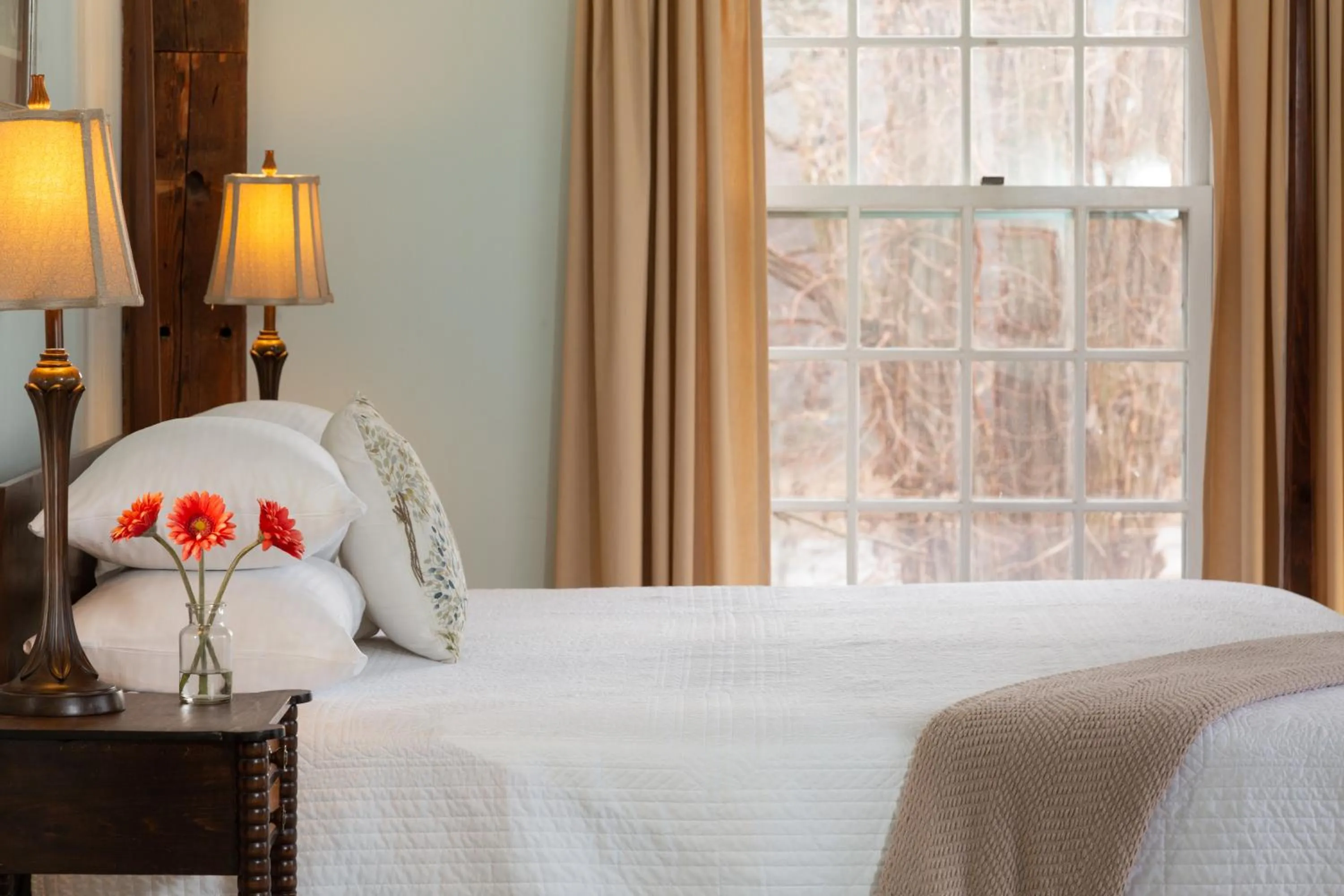 Bed in Chesterfield Inn