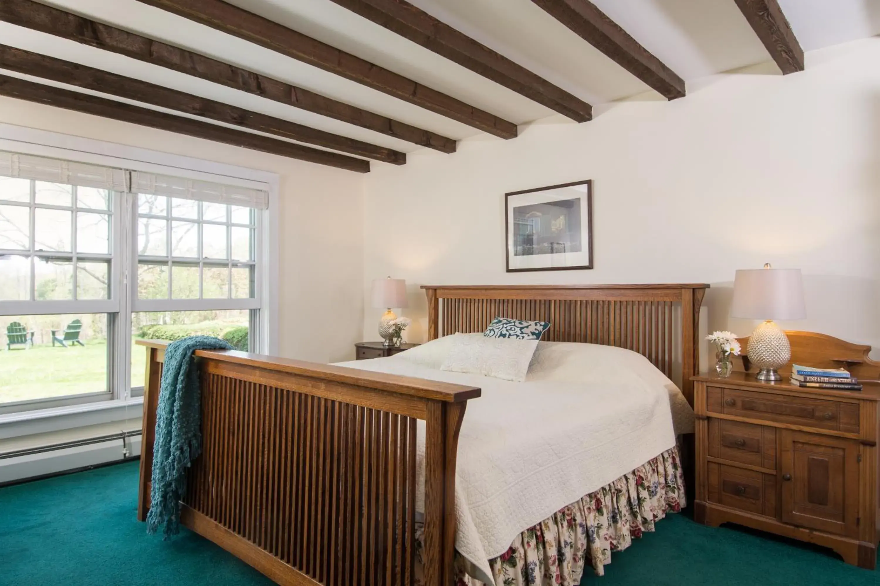 Deluxe King Room in Chesterfield Inn Deluxe King Room in Chesterfield Inn