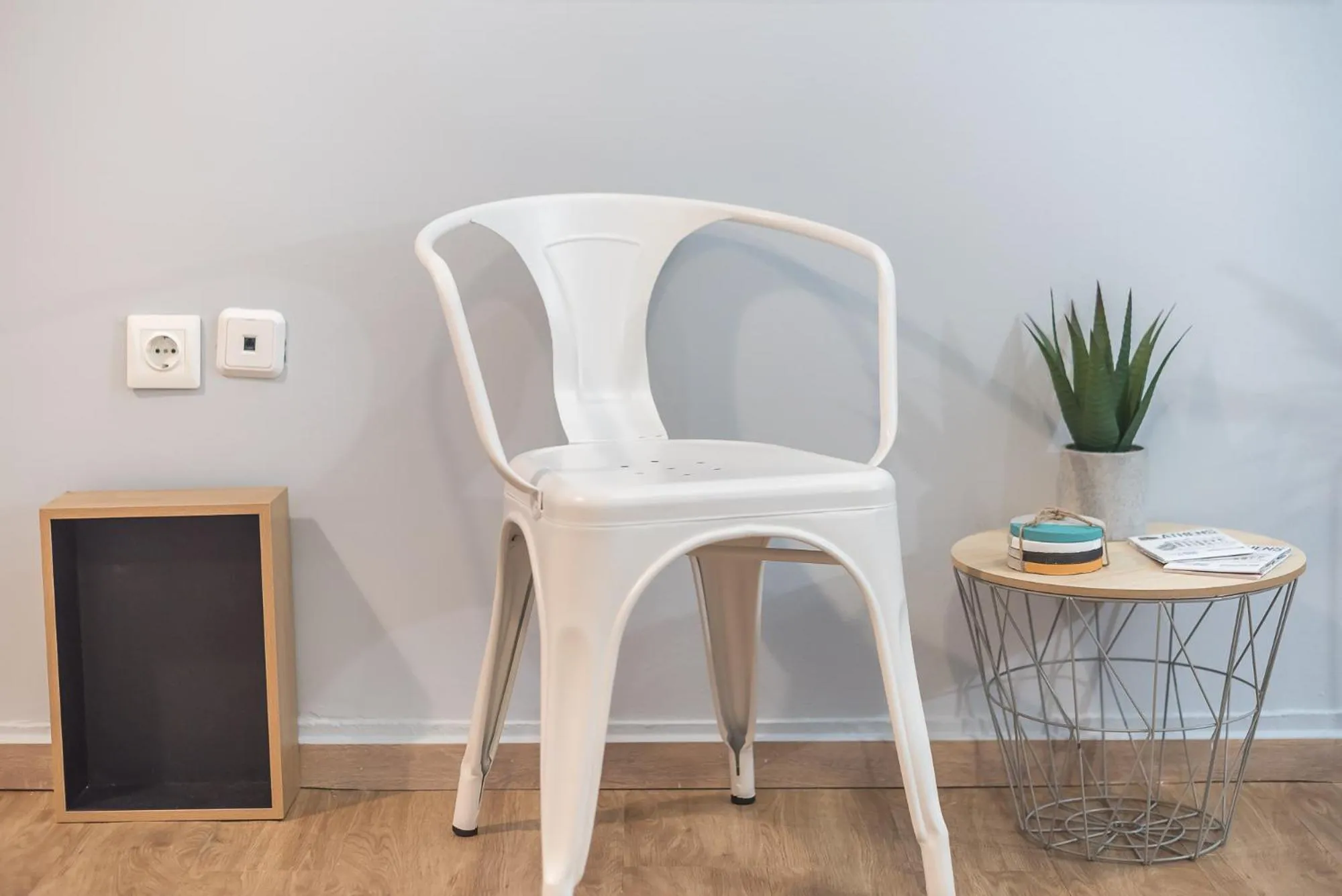 Living room in City Nest Apartment by Cloudkeys