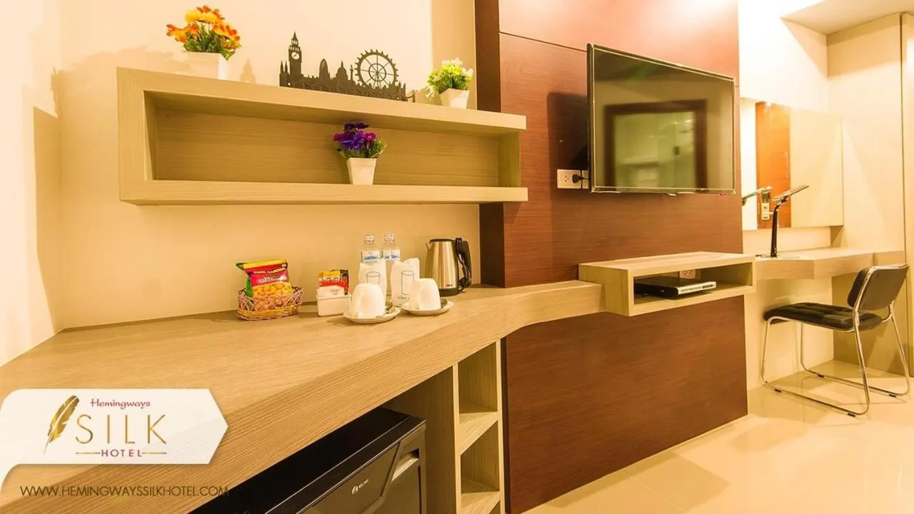 Hemingways Silk Hotel