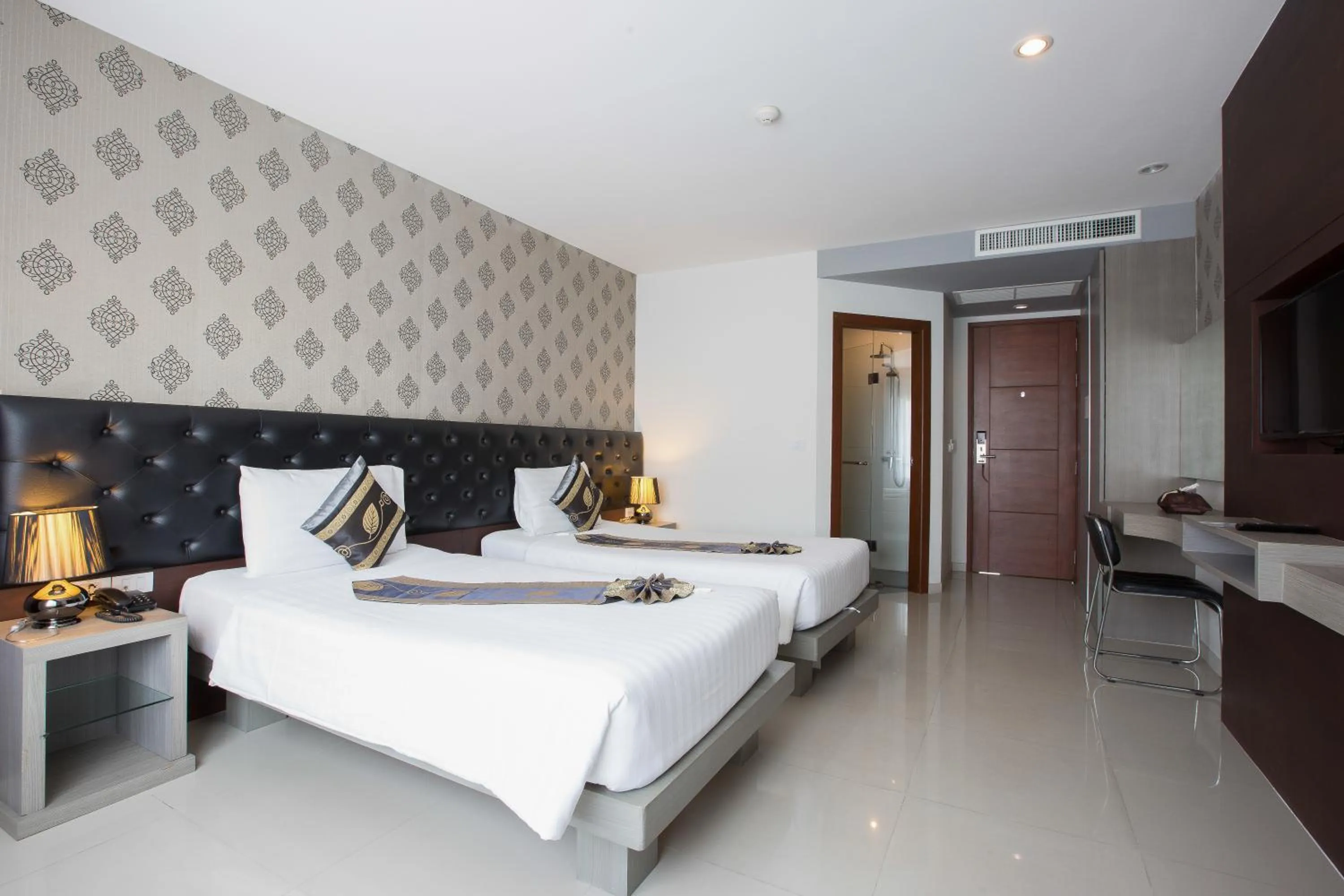 Bed in Hemingways Silk Hotel