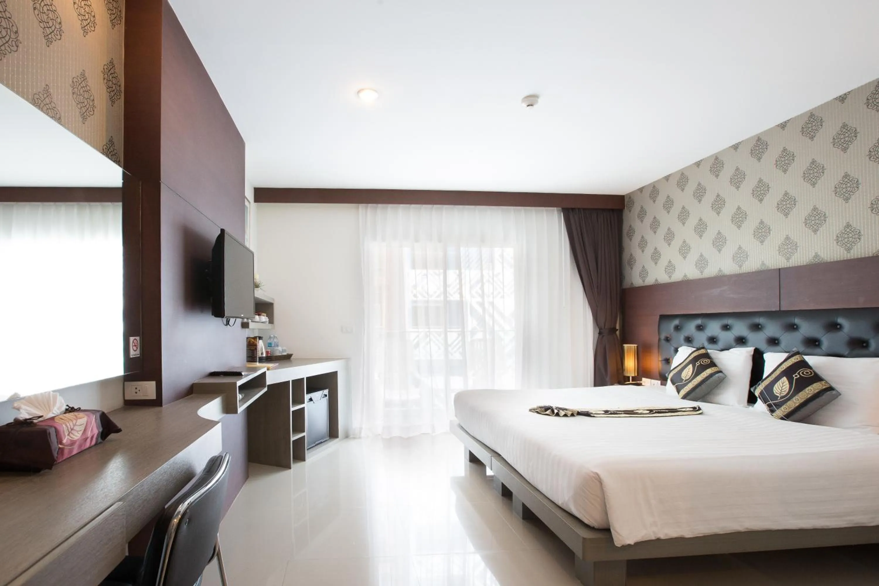 Bed in Hemingways Silk Hotel