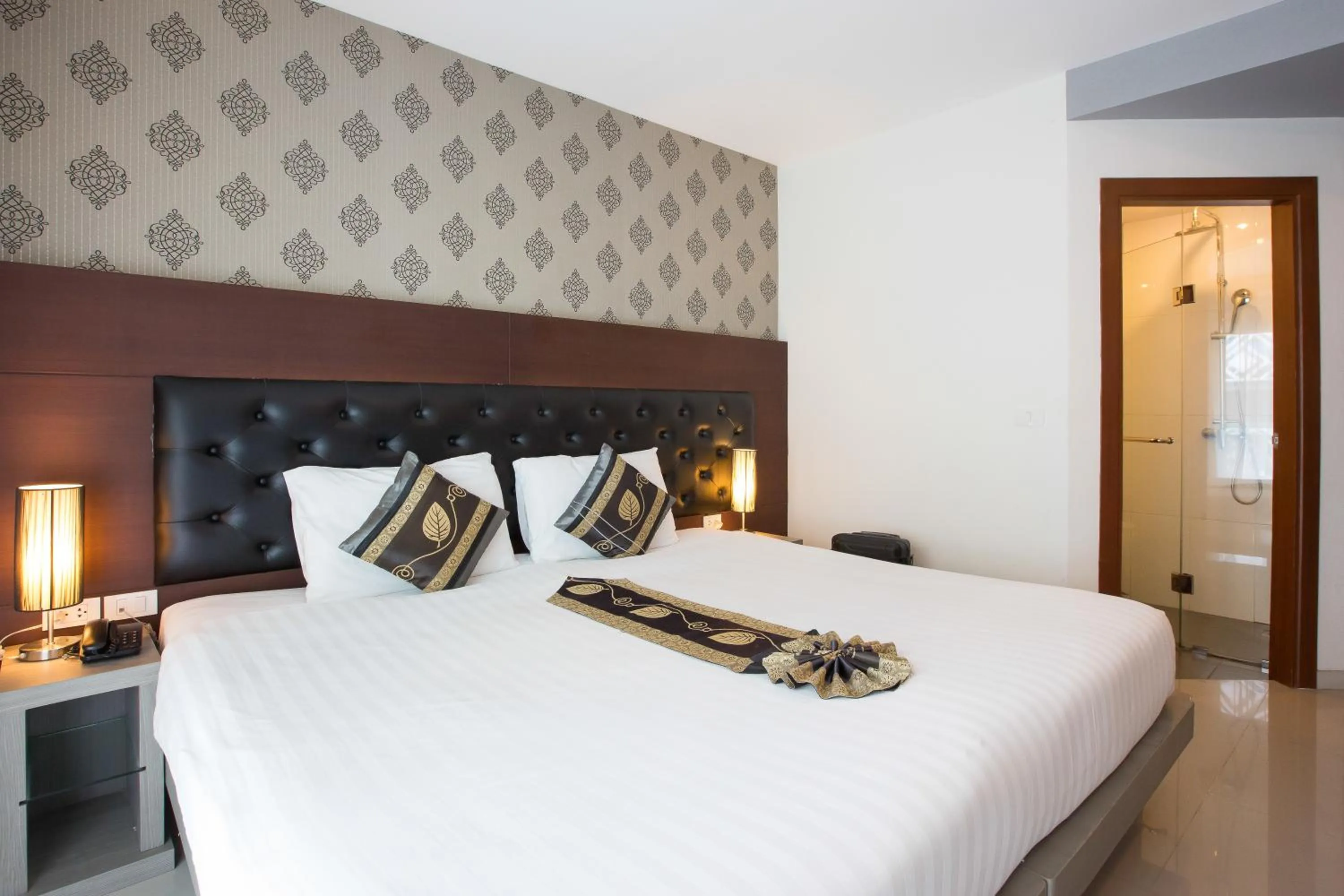 Bed in Hemingways Silk Hotel