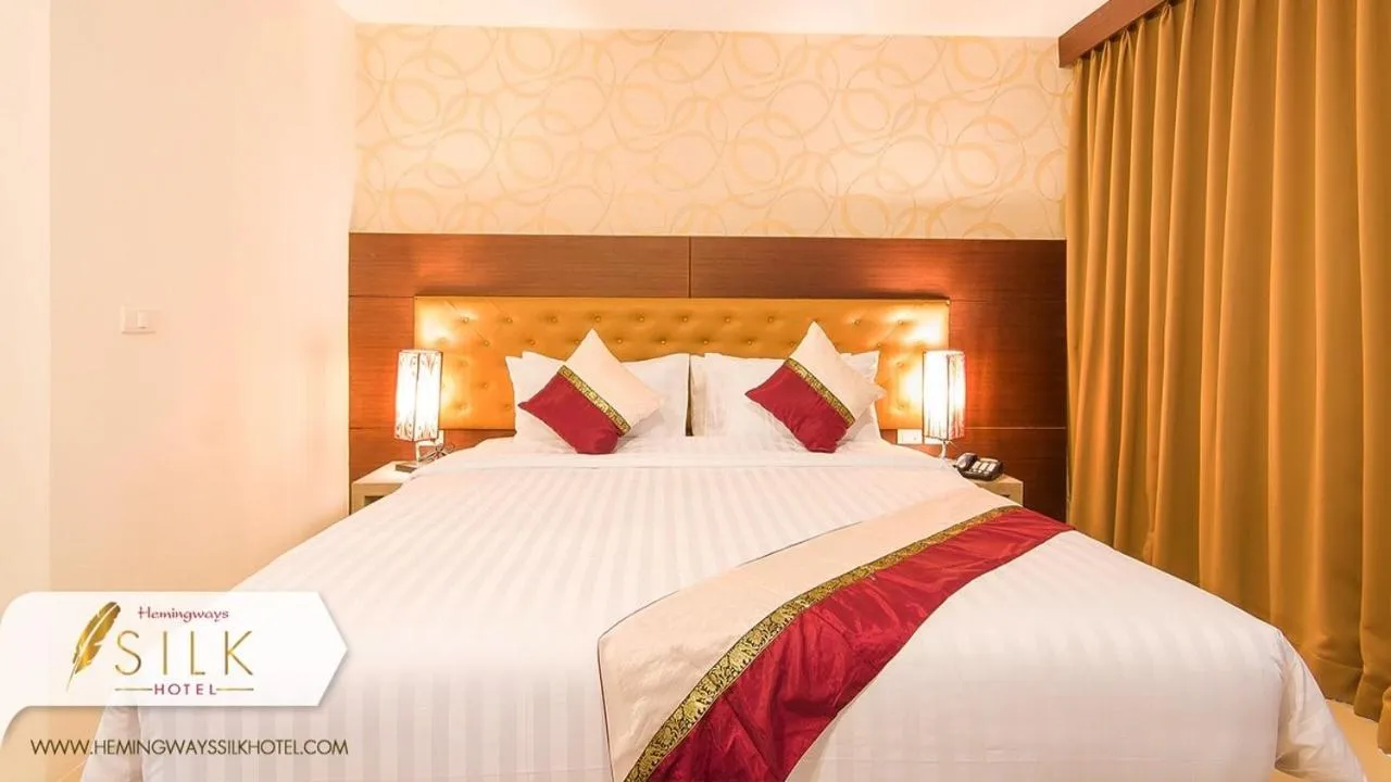 Bed in Hemingways Silk Hotel