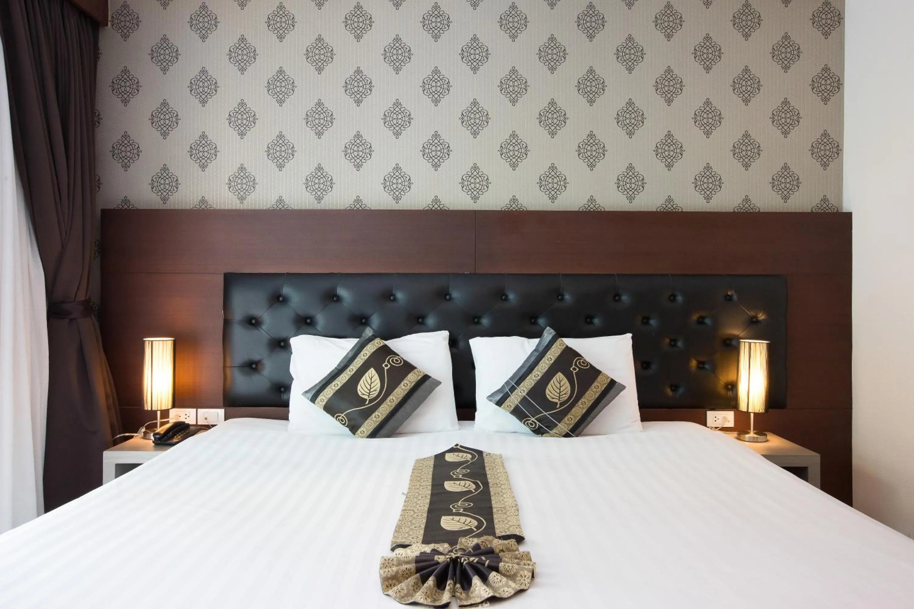 Bed in Hemingways Silk Hotel