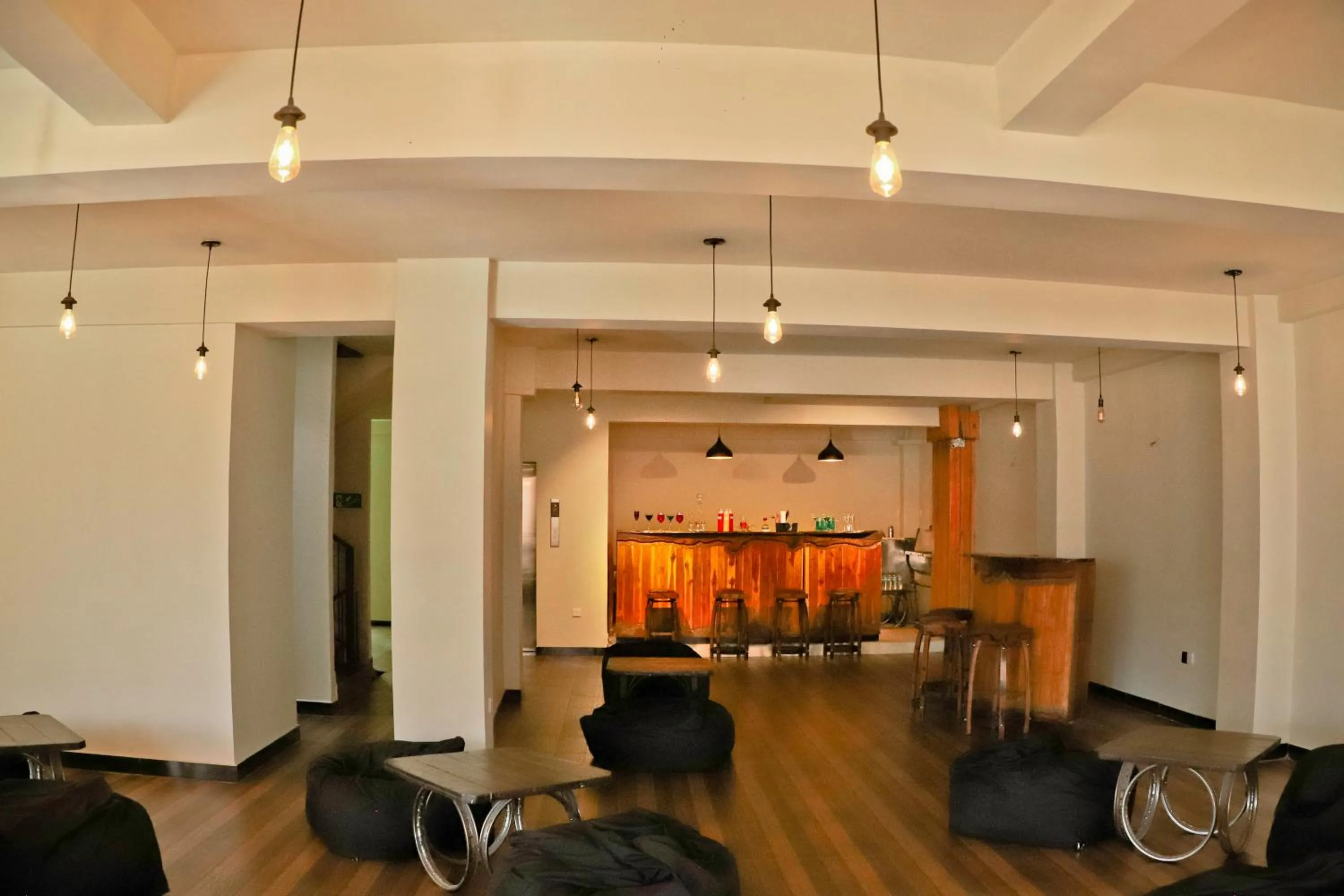 Lounge or bar in Oak Ray La Ella Breeze