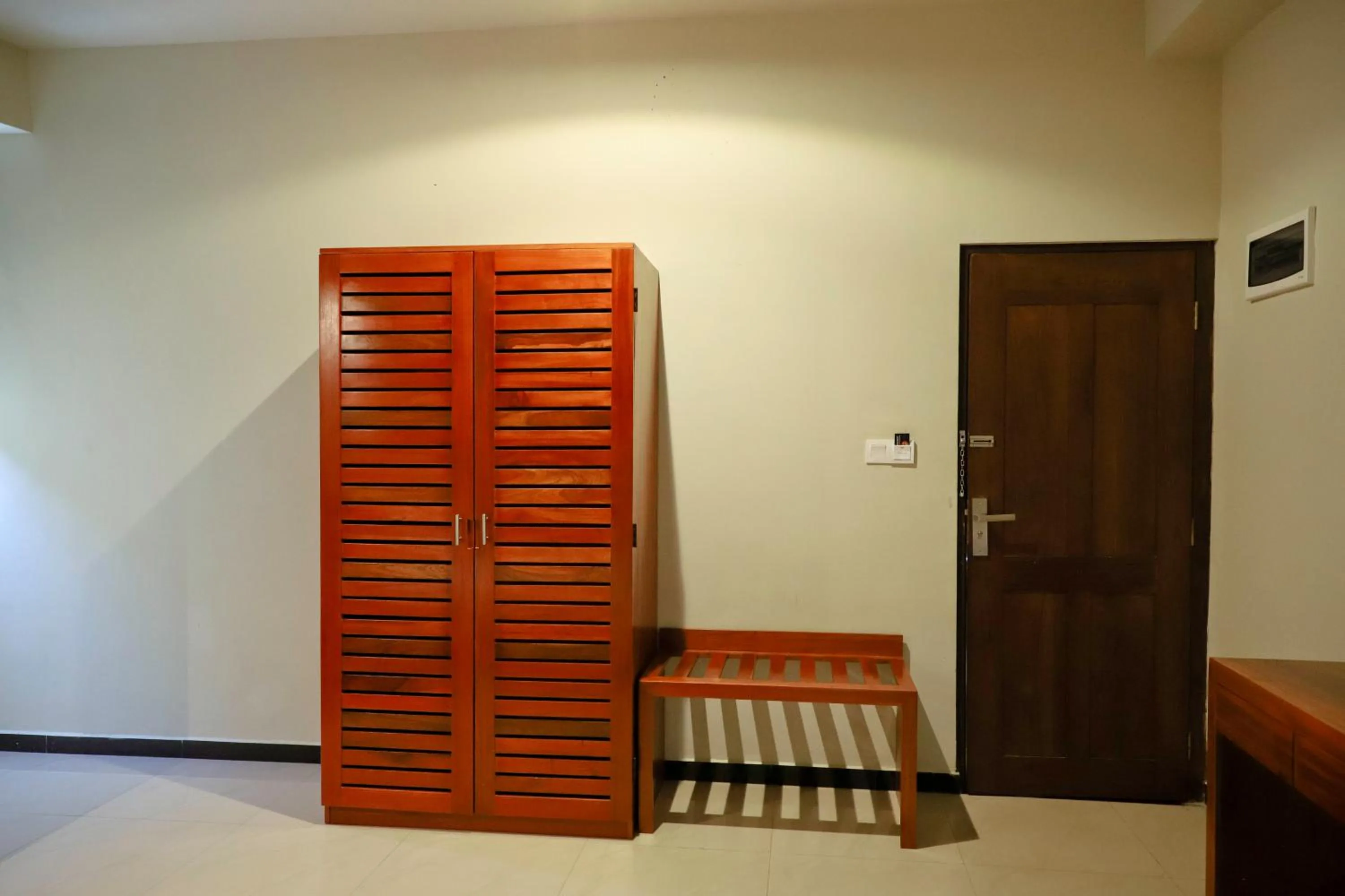 wardrobe in Oak Ray La Ella Breeze