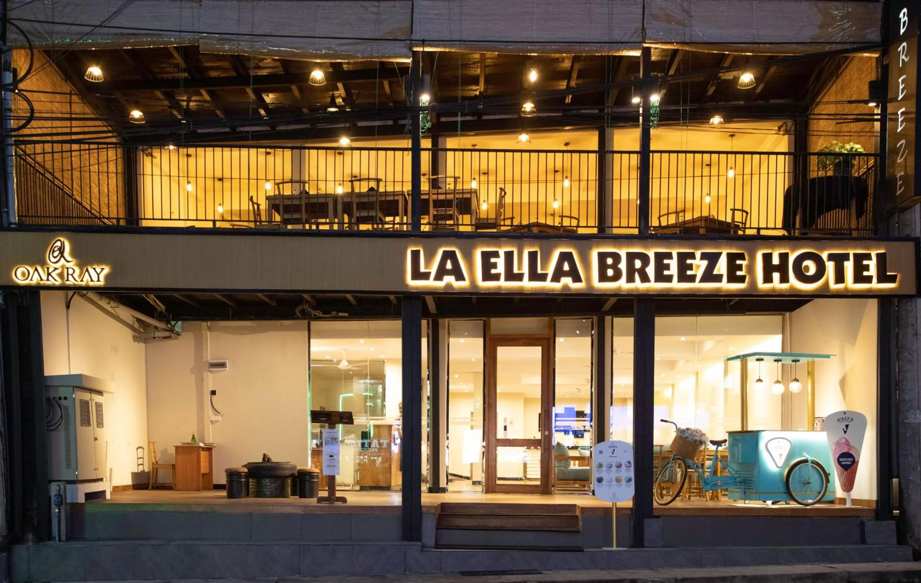 Night in Oak Ray La Ella Breeze