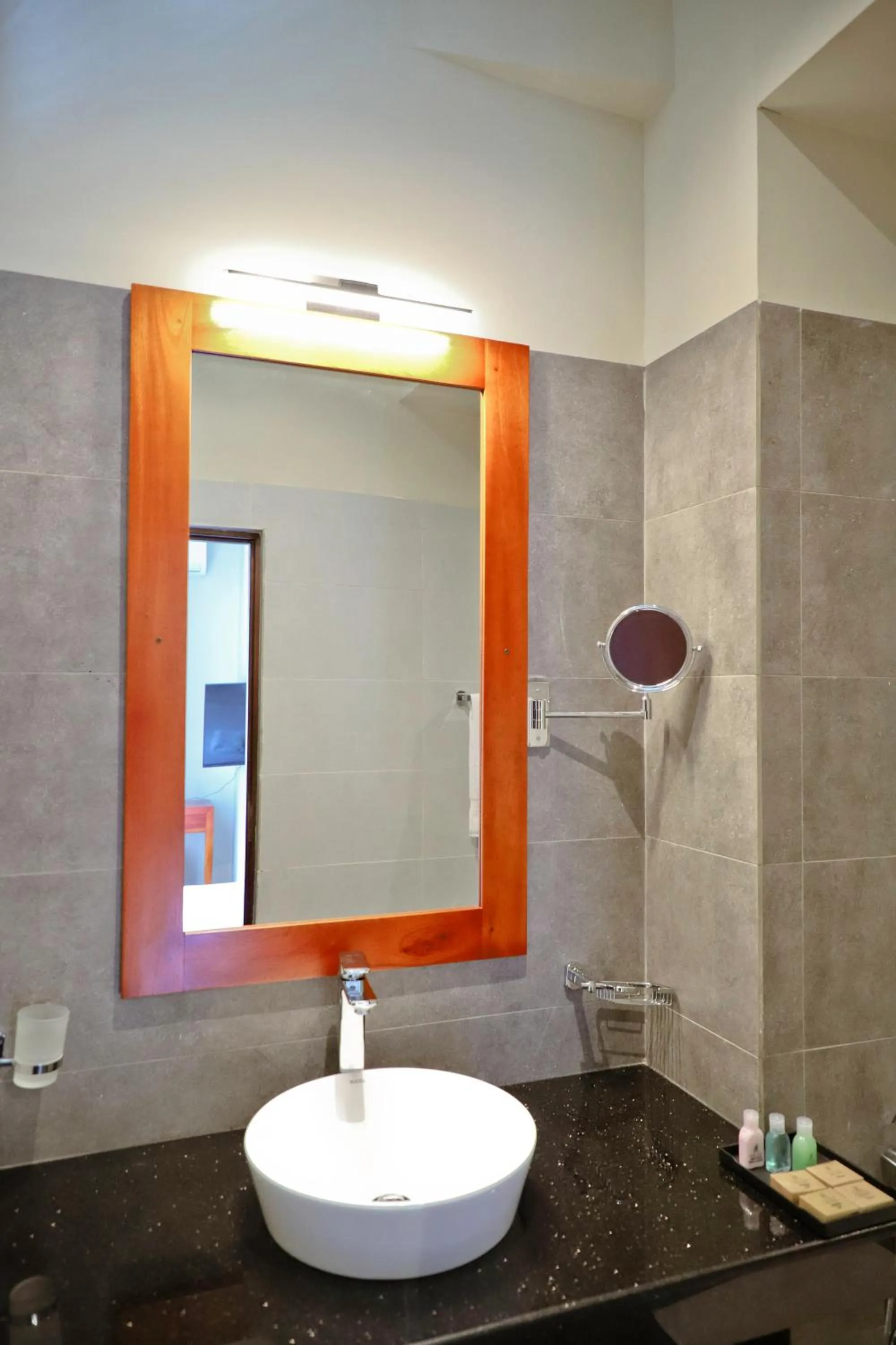 Oak Ray La Ella Breeze