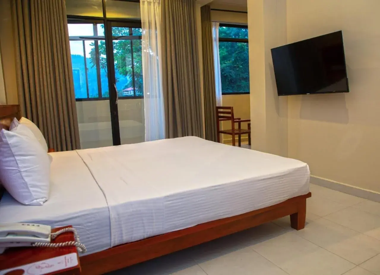 Deluxe Double Room - single occupancy in Oak Ray La Ella Breeze Deluxe Double Room - single occupancy in Oak Ray La Ella Breeze