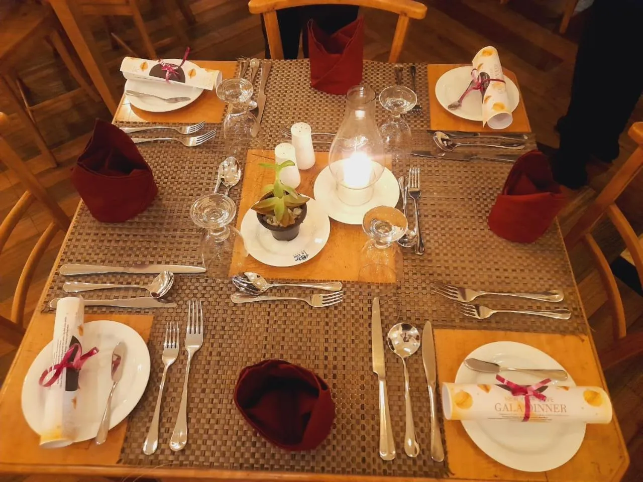 Restaurant/places to eat in Oak Ray La Ella Breeze