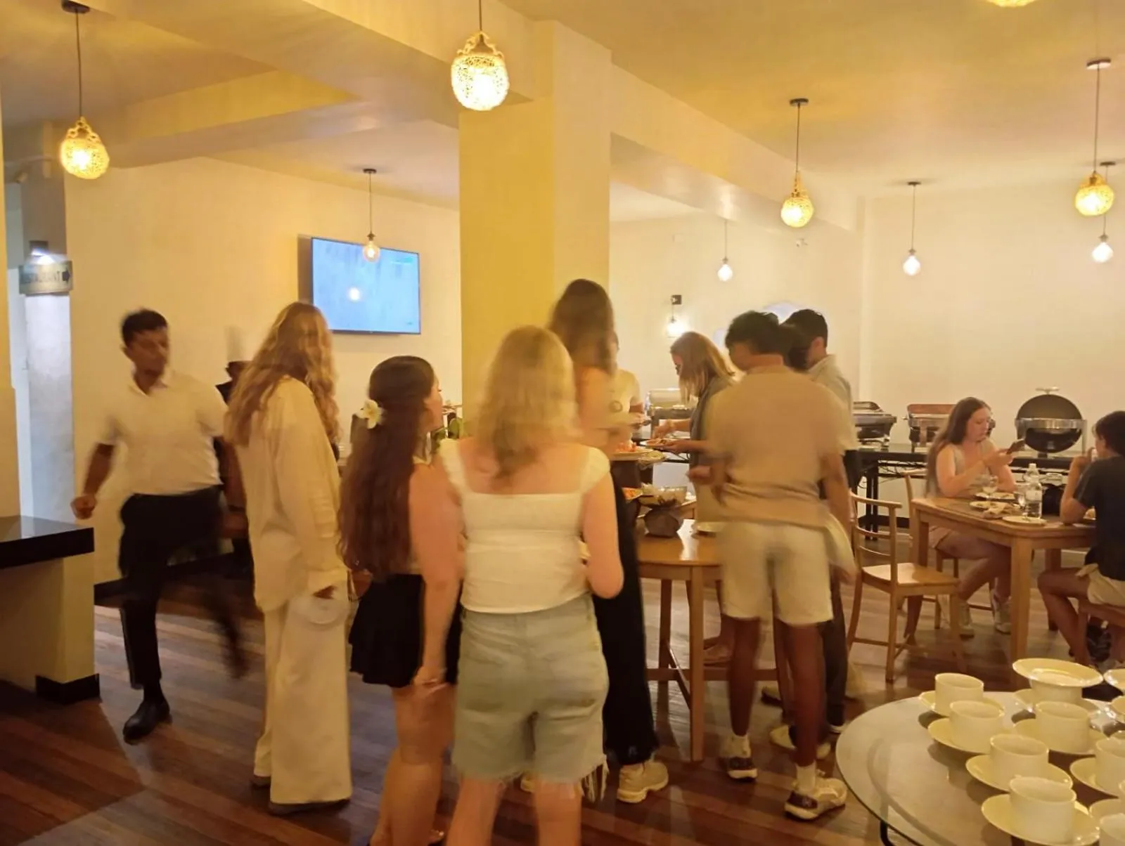 group of guests in Oak Ray La Ella Breeze