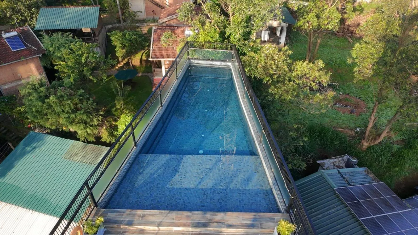 Swimming pool in Oak Ray La Ella Breeze