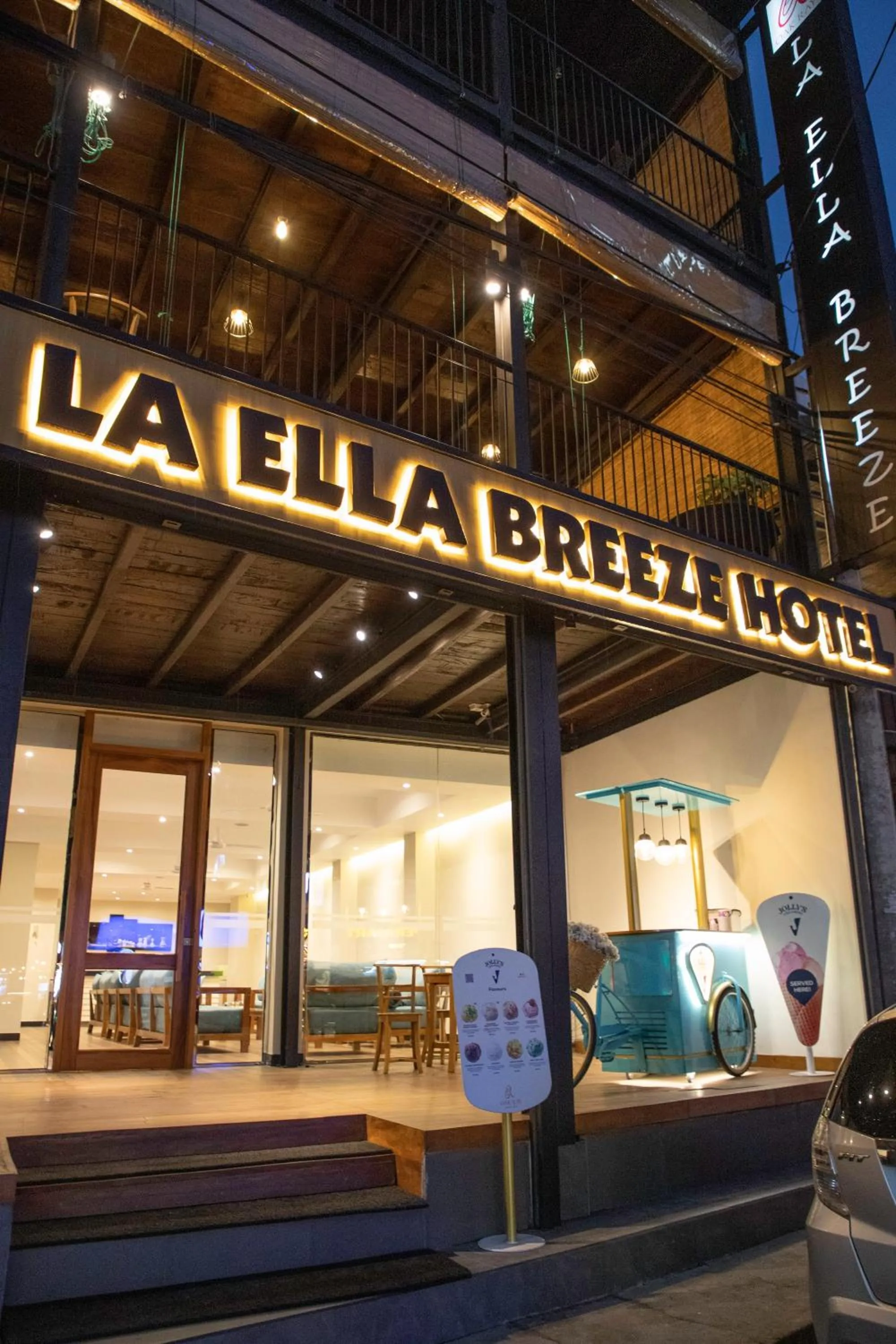 Property logo or sign in Oak Ray La Ella Breeze