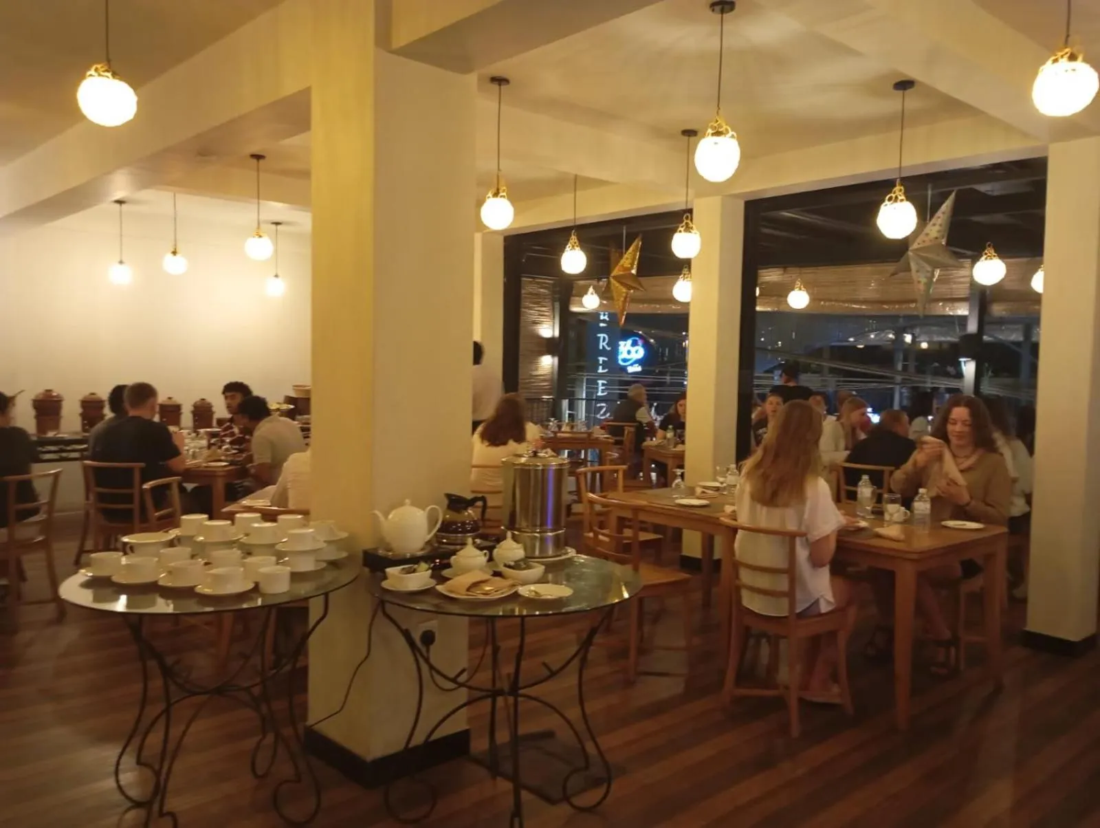 Restaurant/places to eat in Oak Ray La Ella Breeze