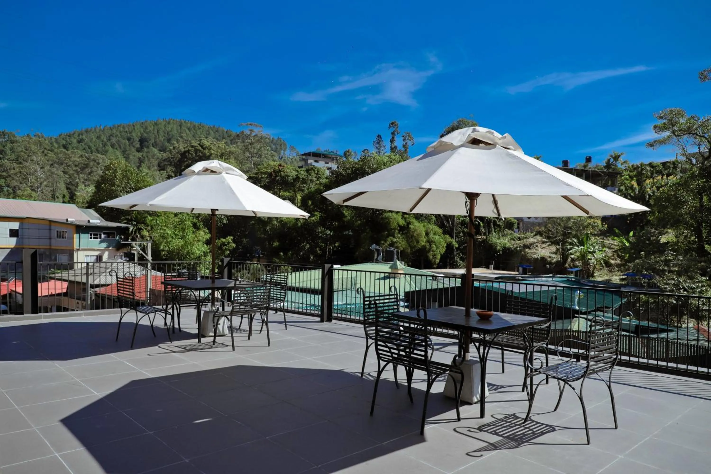 Swimming pool in Oak Ray La Ella Breeze