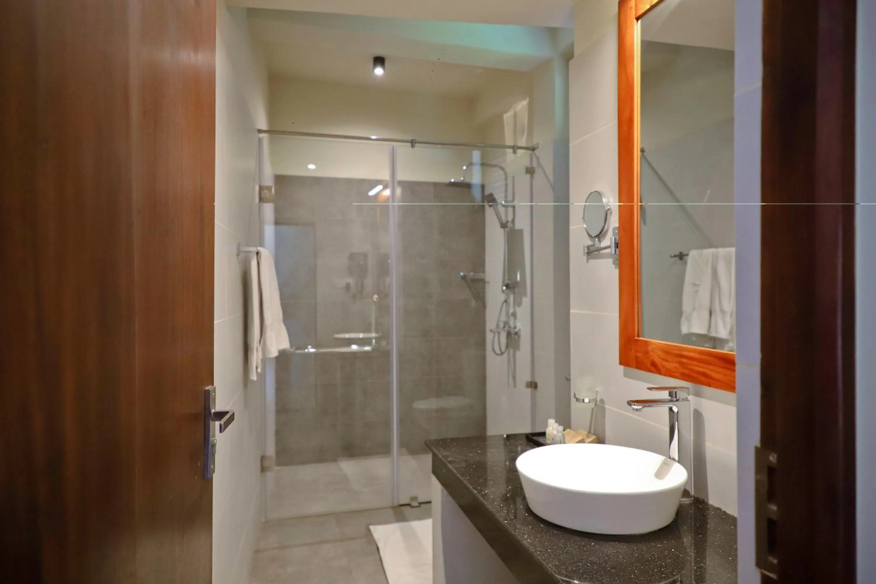 Shower in Oak Ray La Ella Breeze