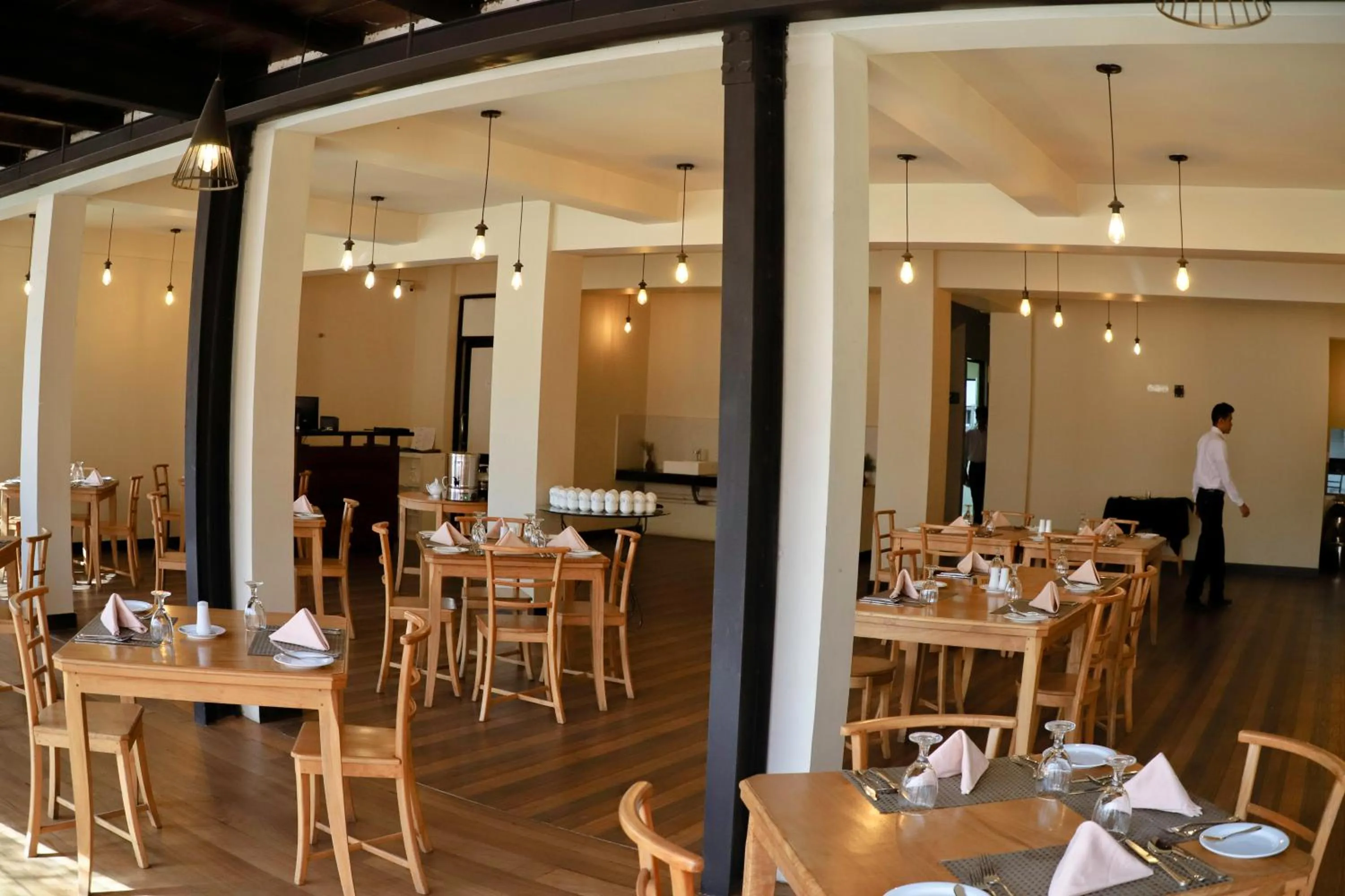 Restaurant/places to eat in Oak Ray La Ella Breeze