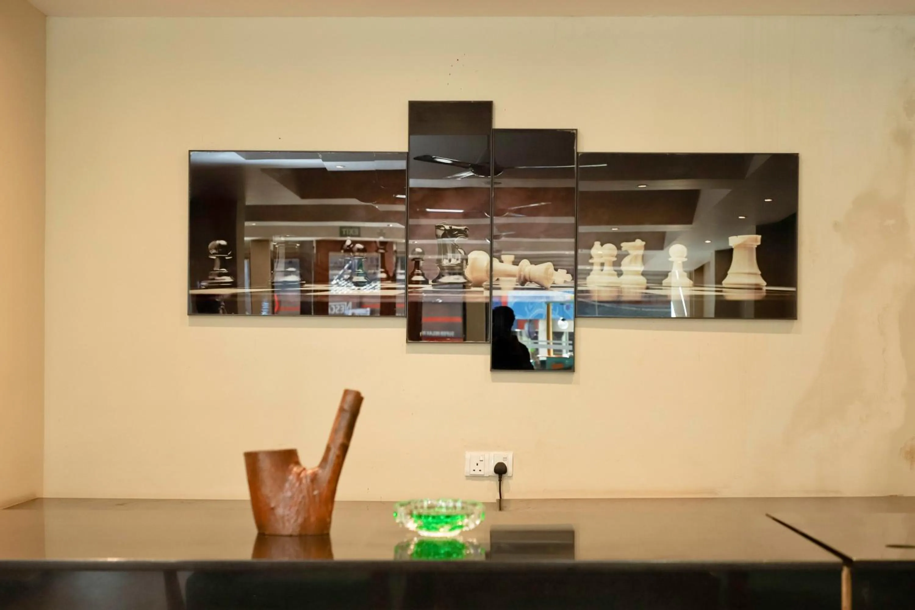 Lounge or bar in Oak Ray La Ella Breeze