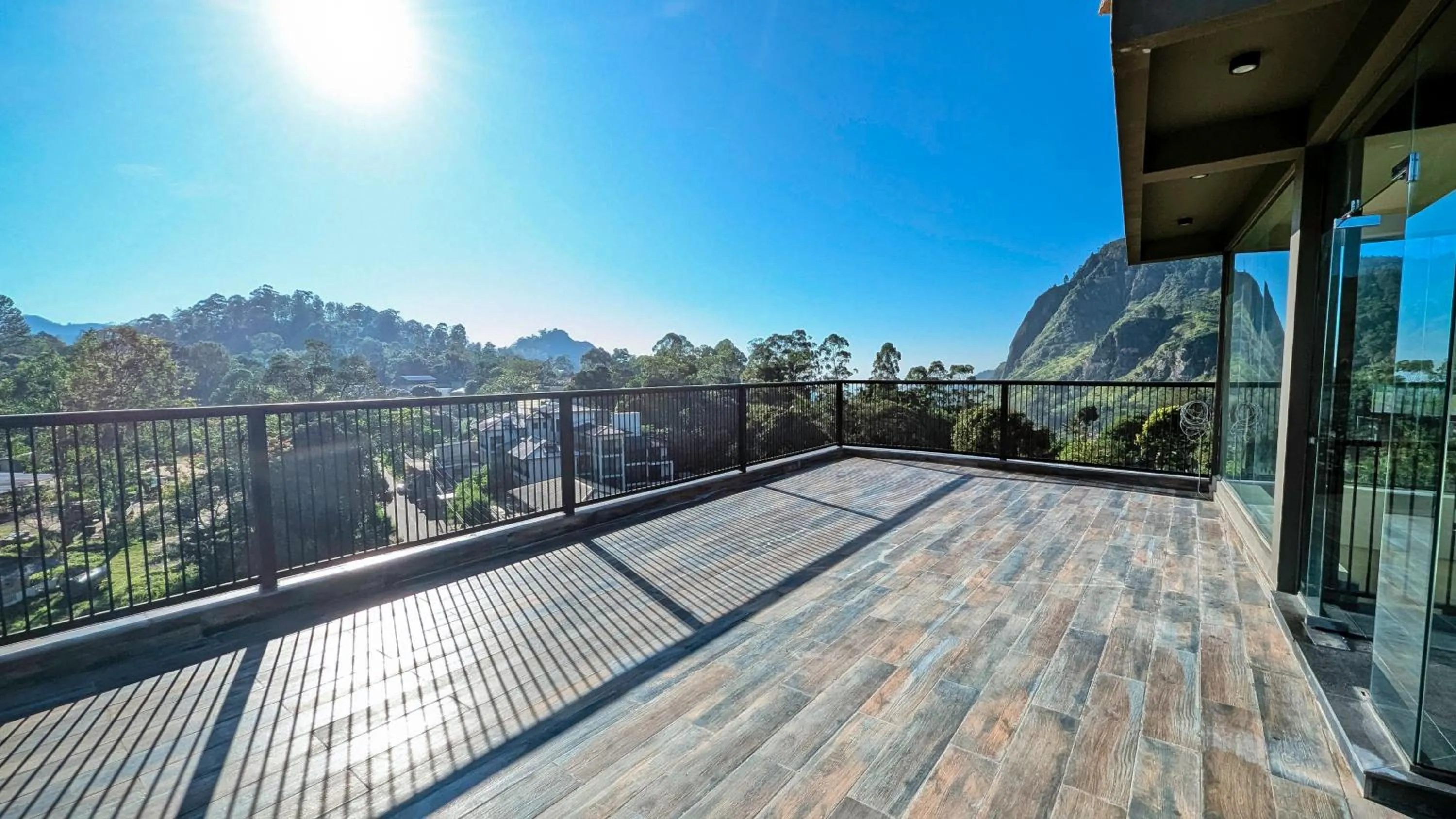 Day in Oak Ray La Ella Breeze