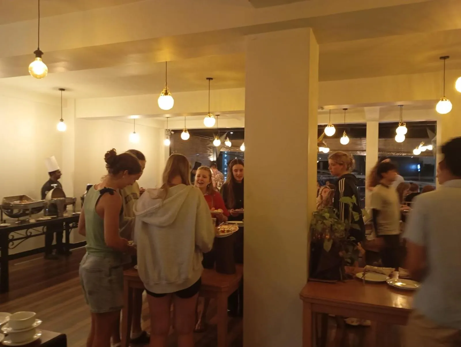 group of guests in Oak Ray La Ella Breeze