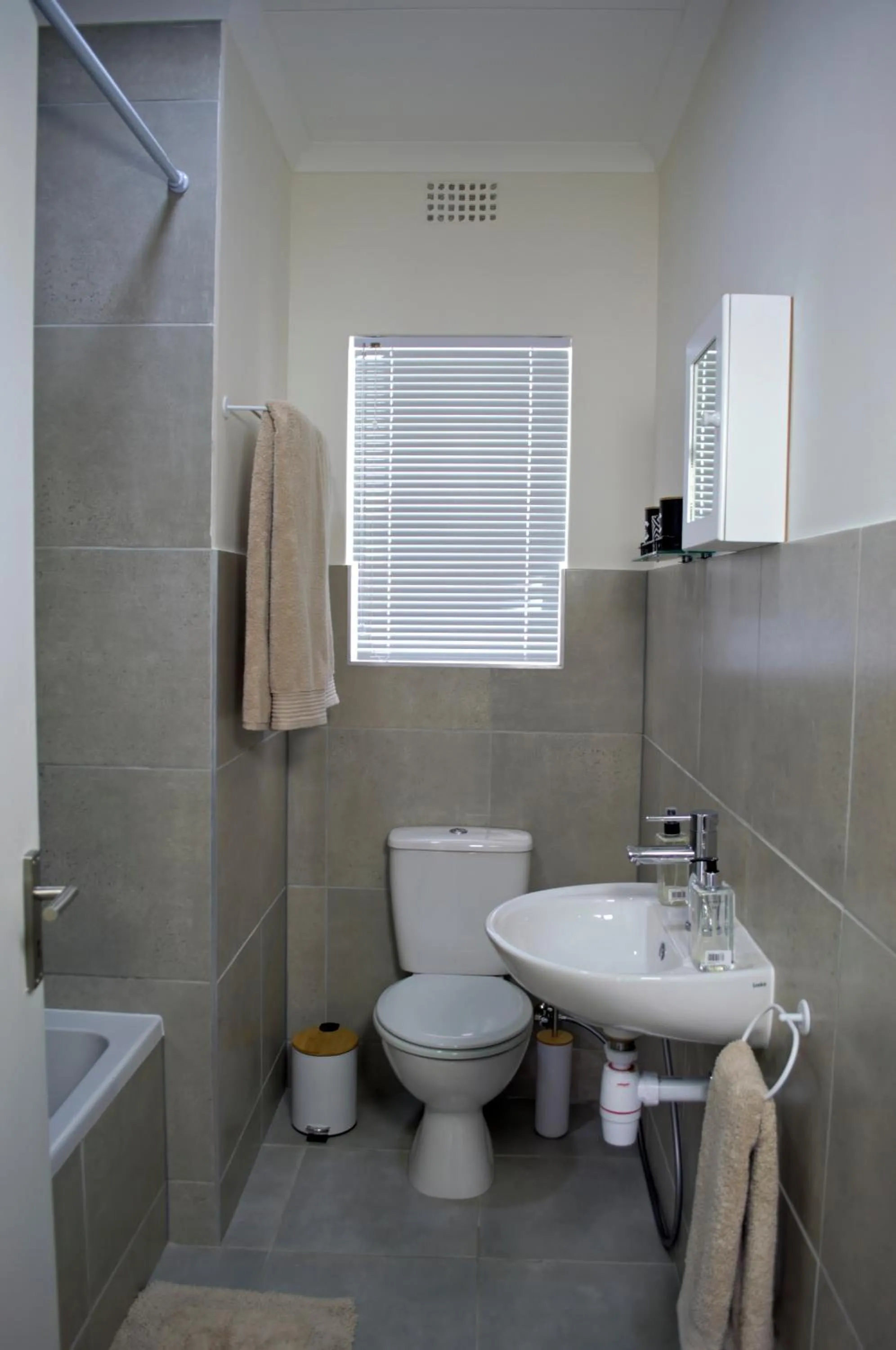 Bathroom in Camden Stay - Entire Unit - Cape Town