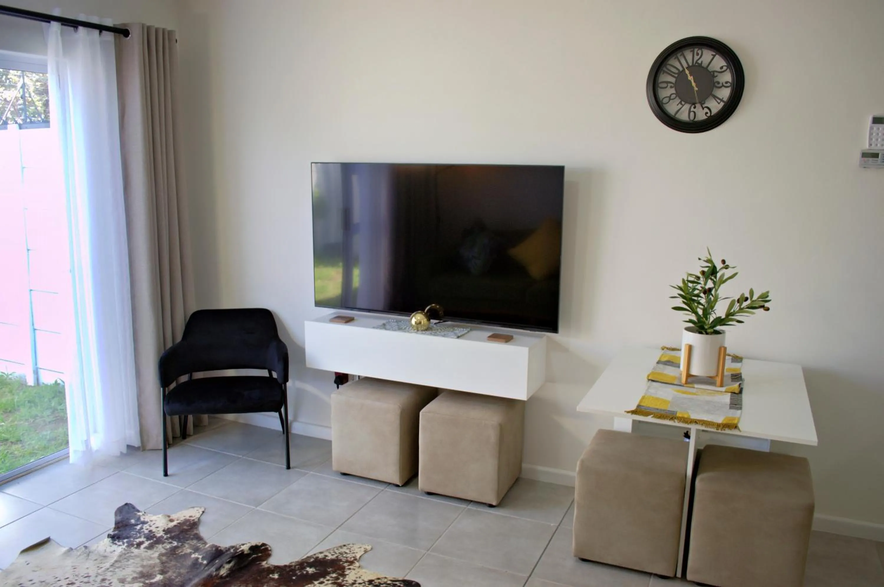 TV and multimedia in Camden Stay - Entire Unit - Cape Town