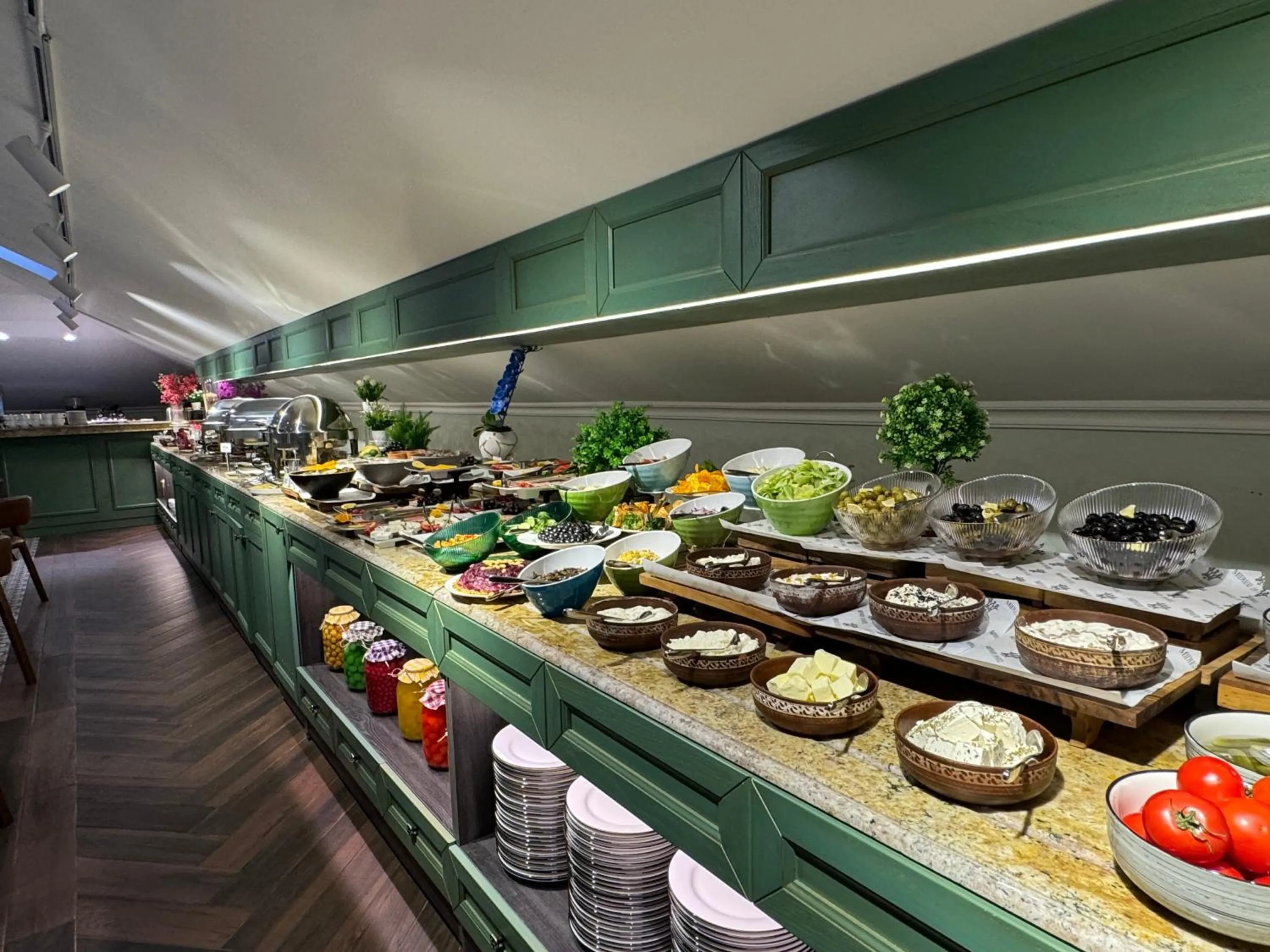 Buffet breakfast in Midway Hotel Baku