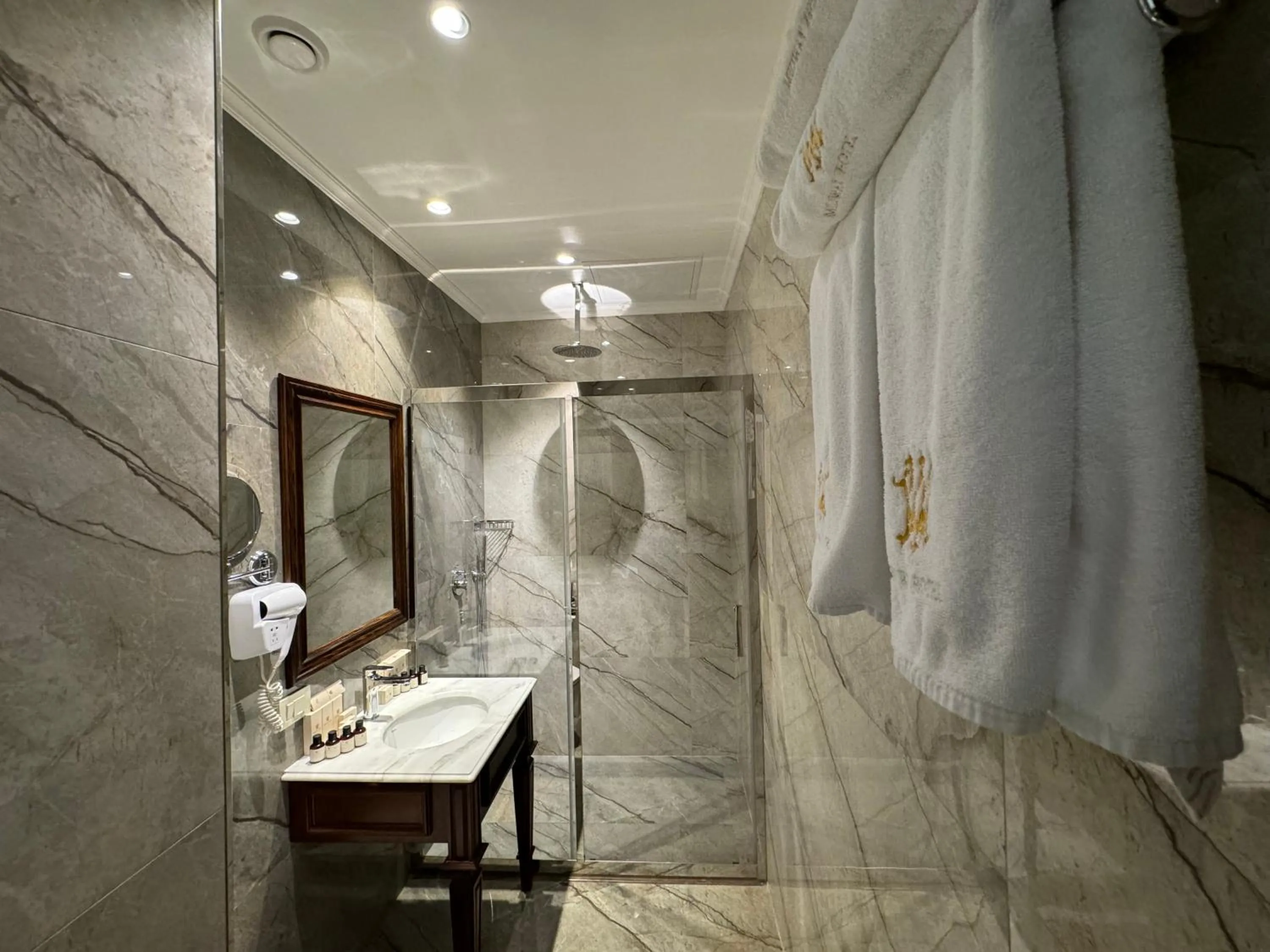 Bathroom in Midway Hotel Baku