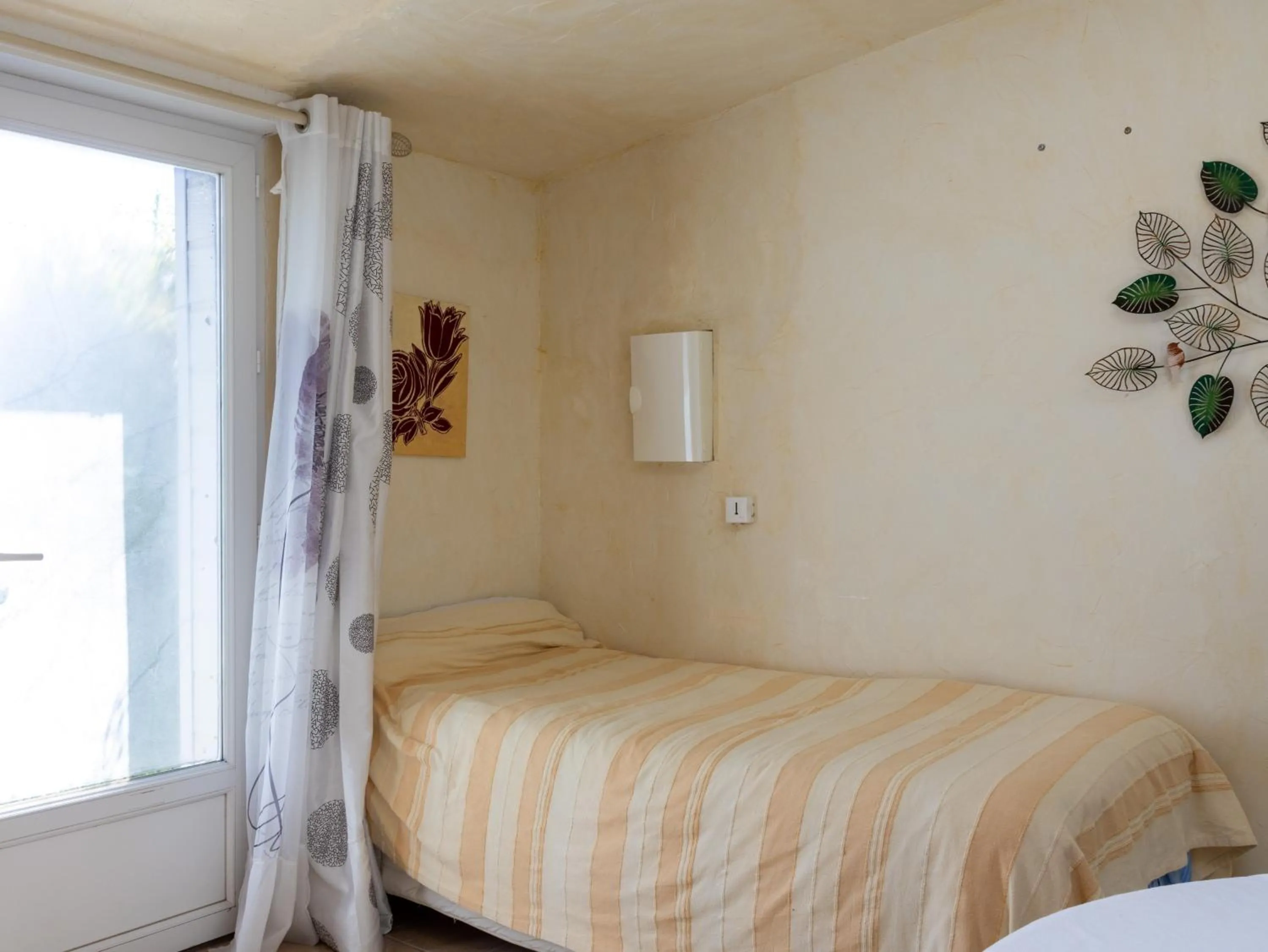 Living room, Bed in Chambres d'Hôte Air Marin