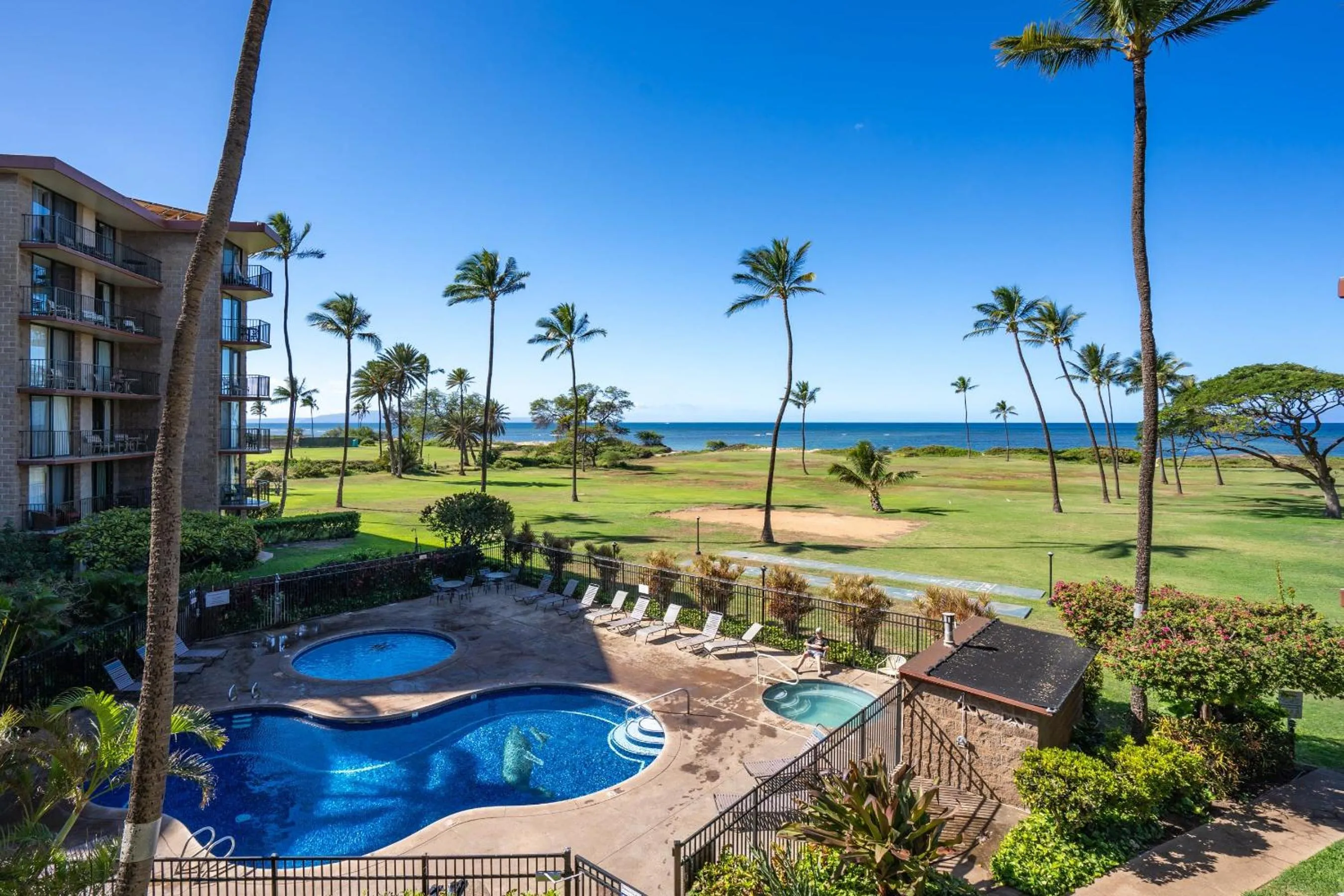Deluxe Oceanside Resort Vistas