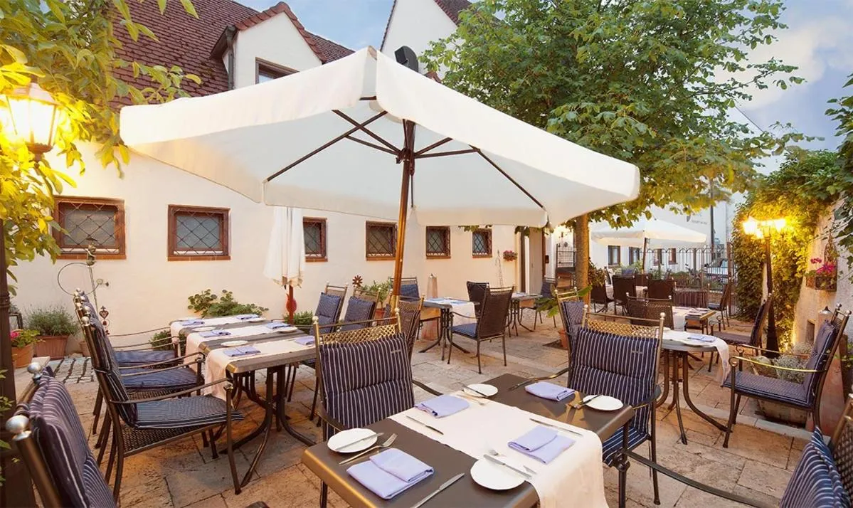 Patio in Hotel & Restaurant Zur Glocke