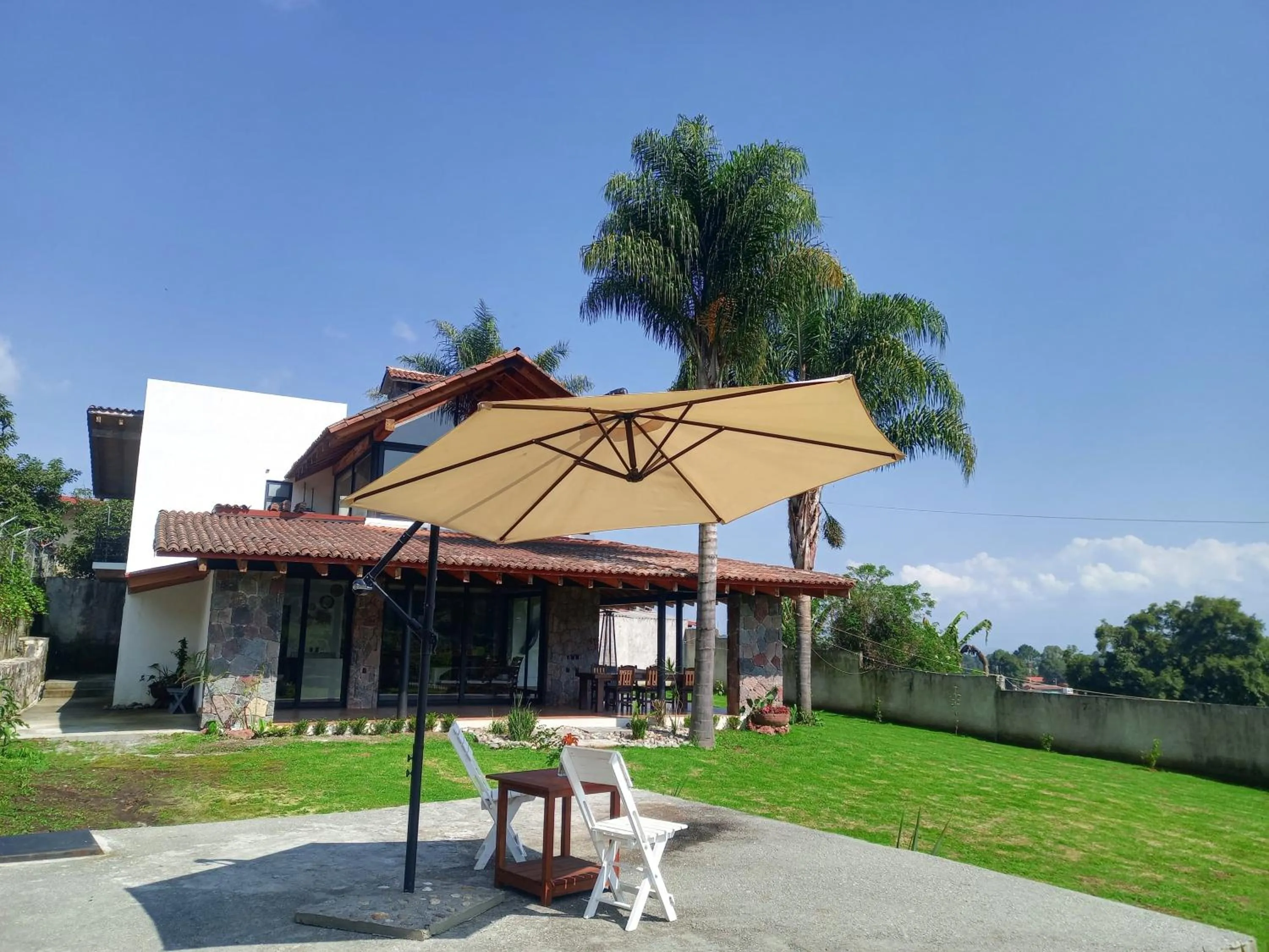 Property building in Hotel Campestre, Valle de Bravo