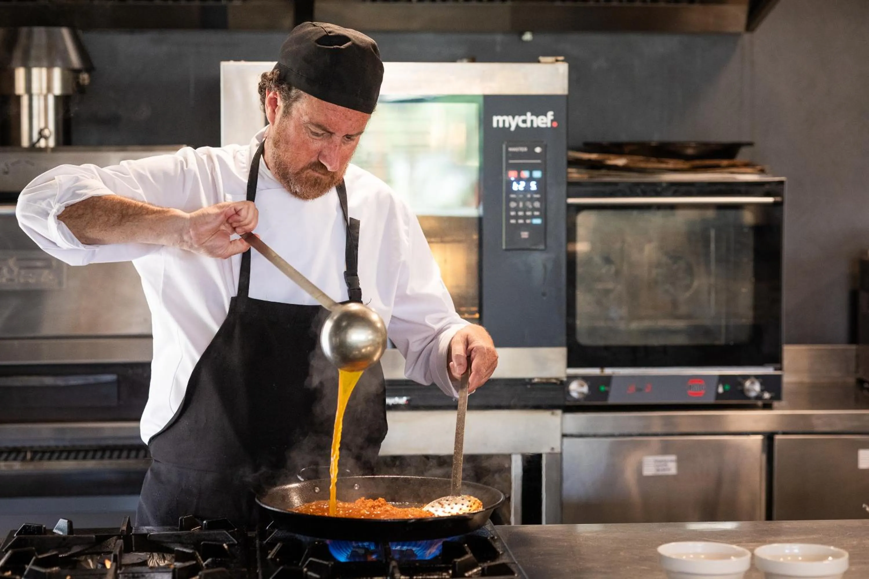 Kitchen or kitchenette in Hotel Serawa Moraira