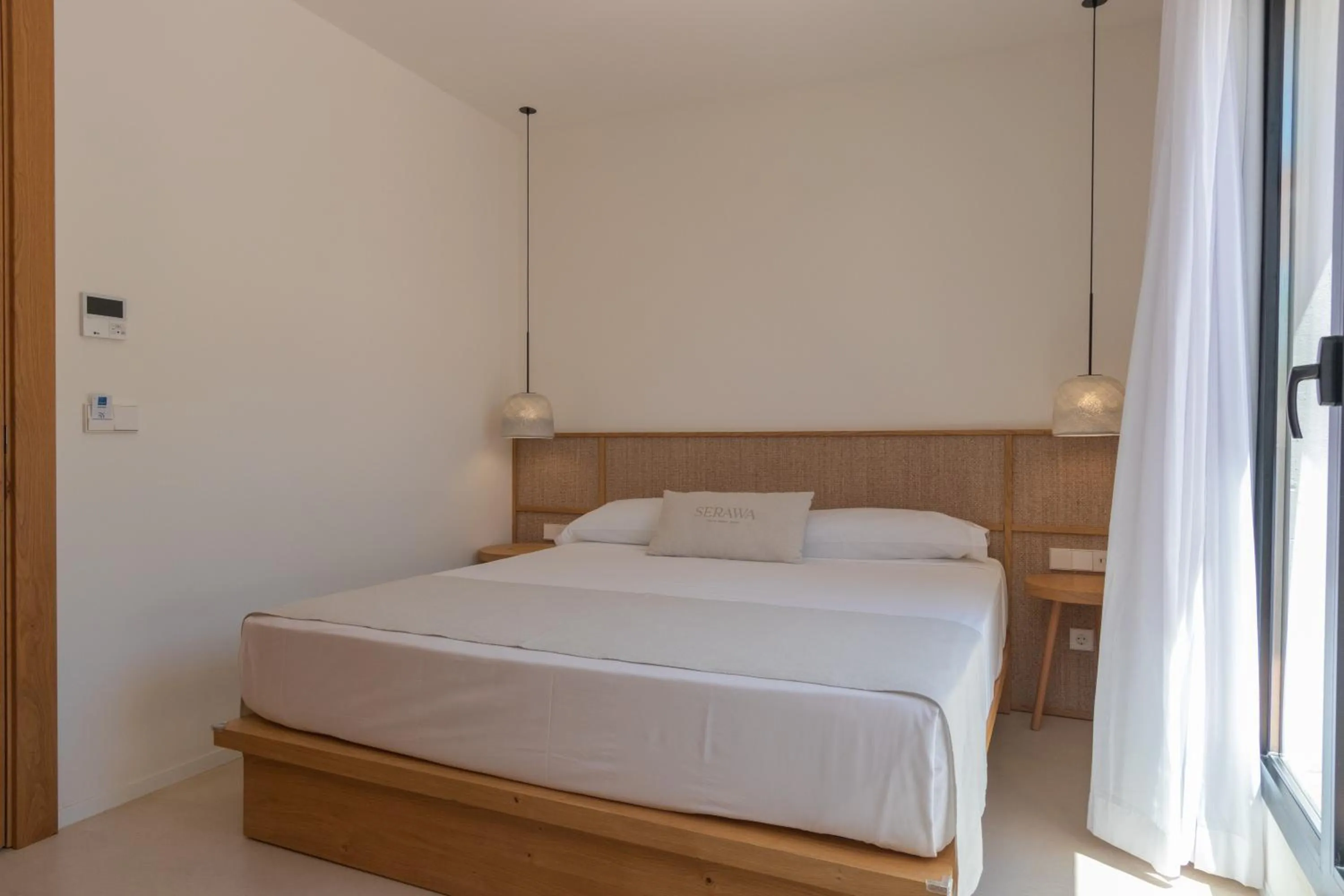 Photo of the whole room, Bed in Hotel Serawa Moraira