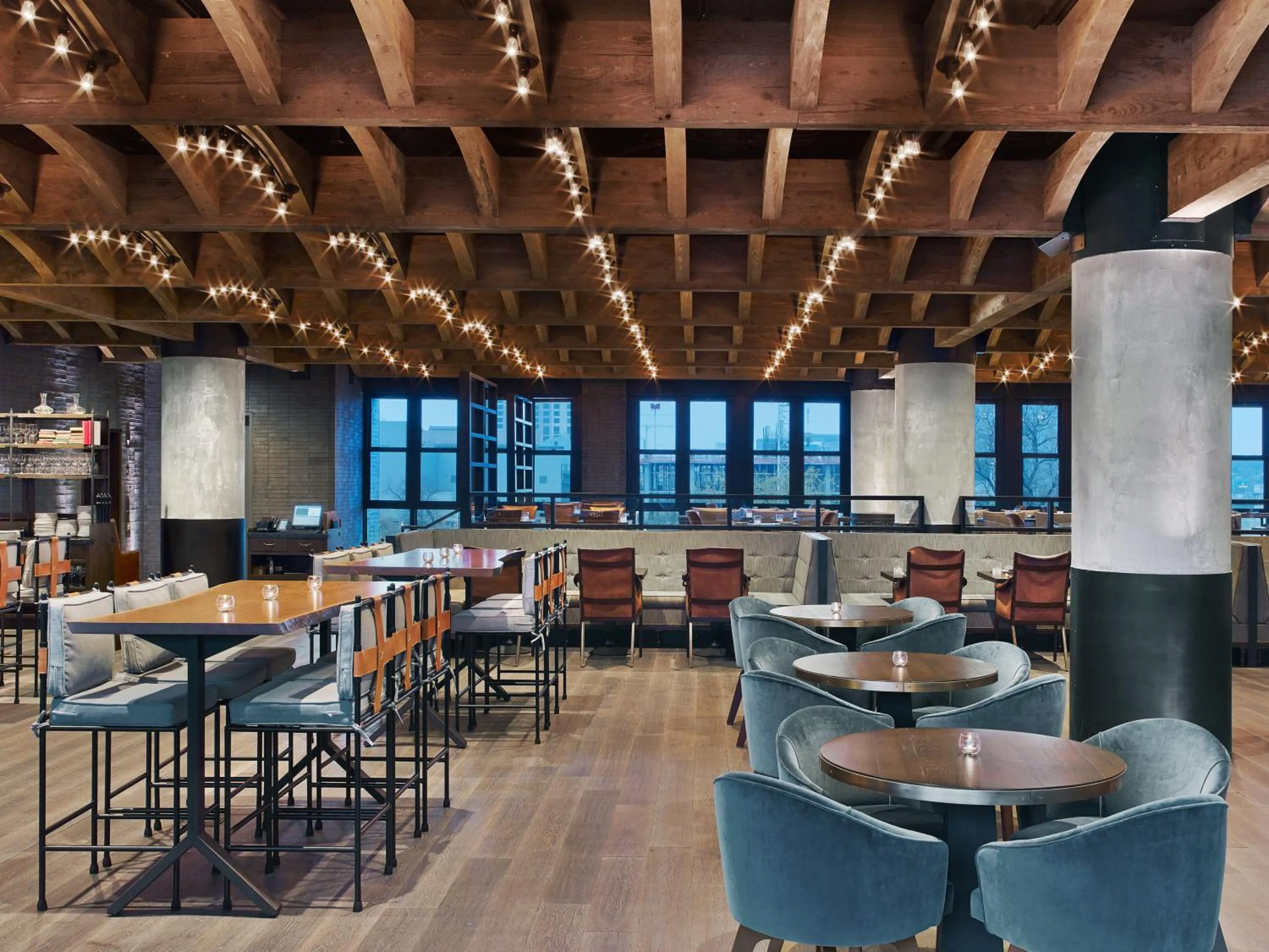 Restaurant/places to eat in Hotel Van Zandt