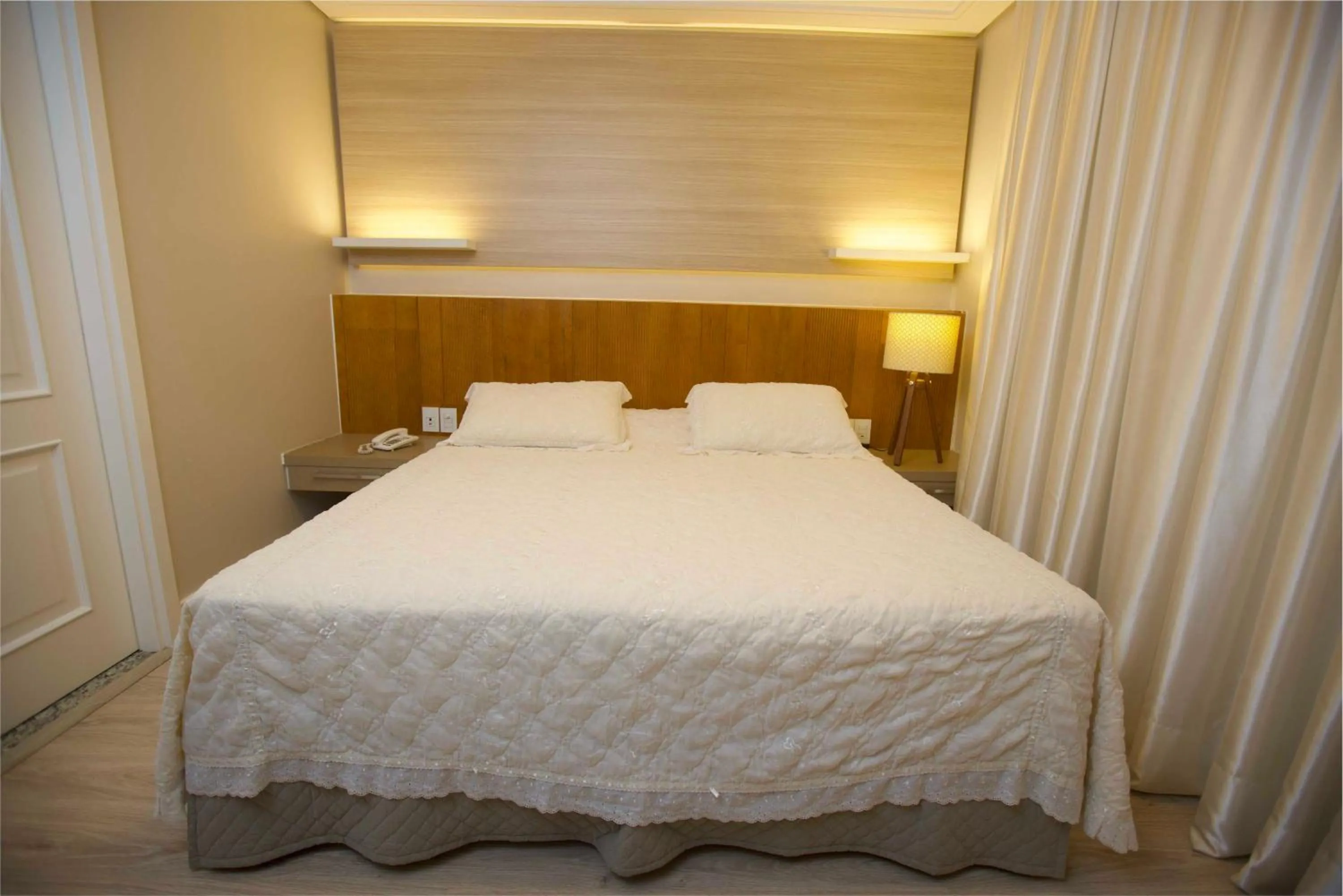 Bed in Mogano Premium Hotel - ELETROPOSTO