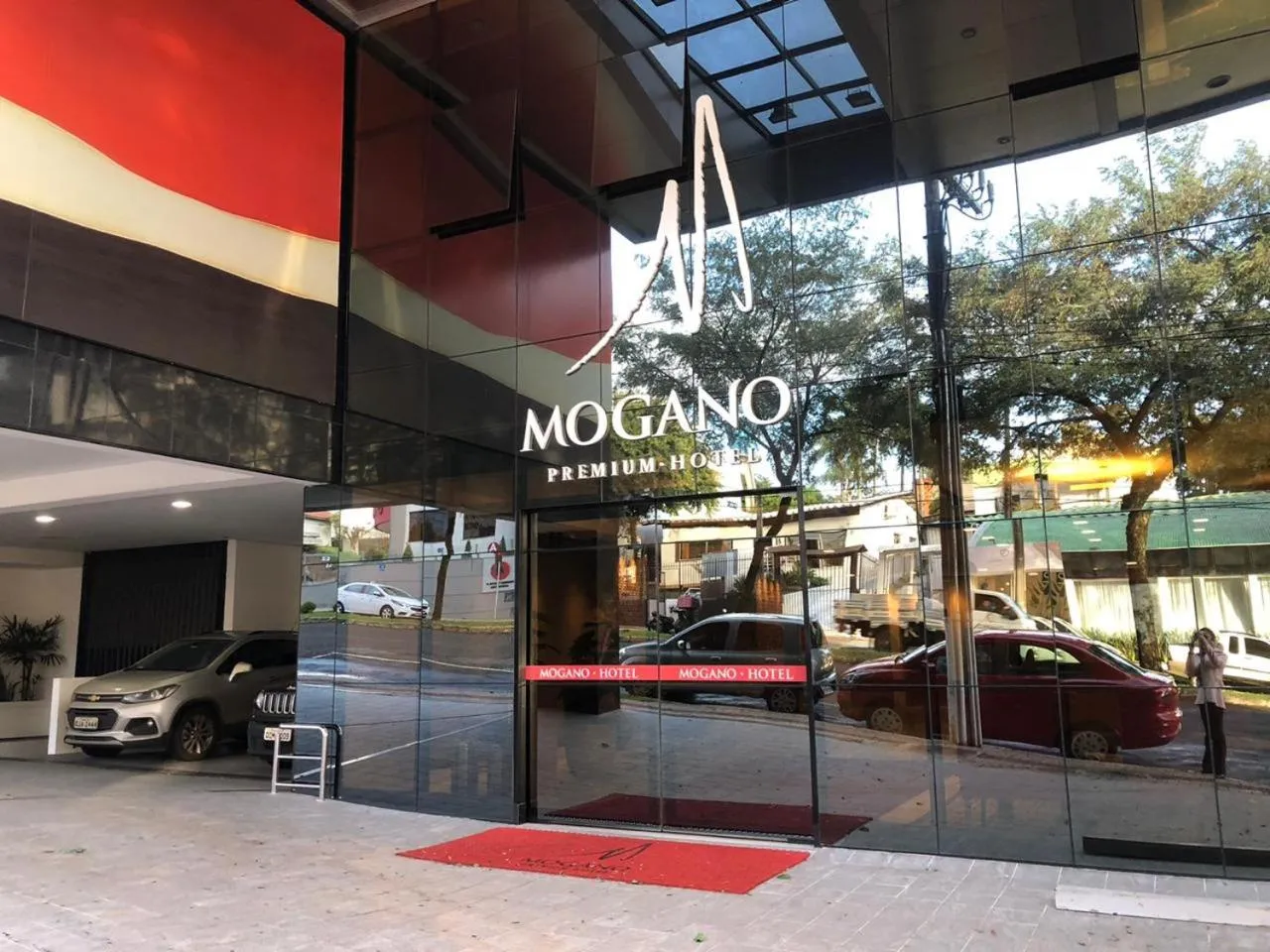 Facade/entrance in Mogano Premium Hotel - ELETROPOSTO