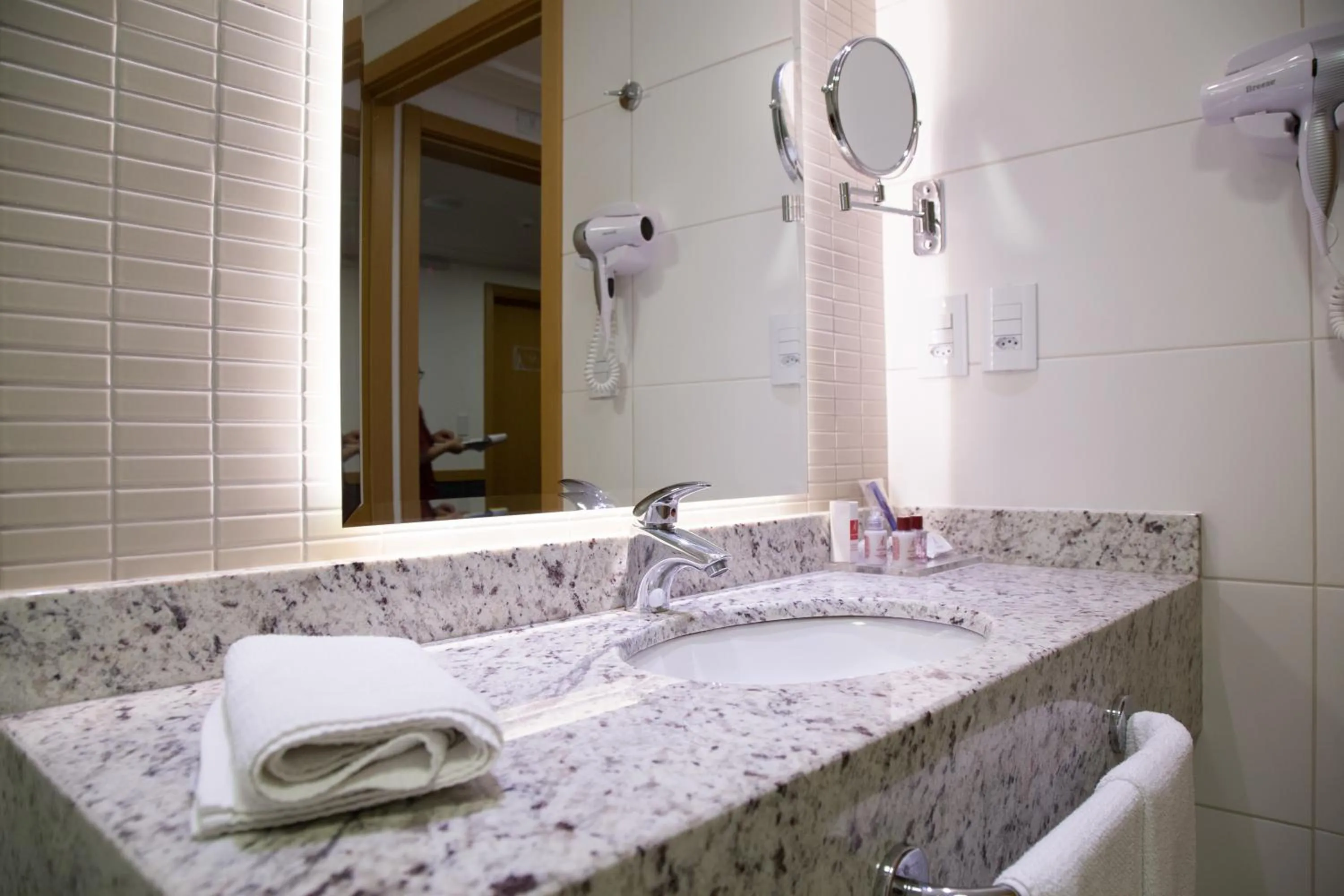 Bathroom in Mogano Premium Hotel - ELETROPOSTO