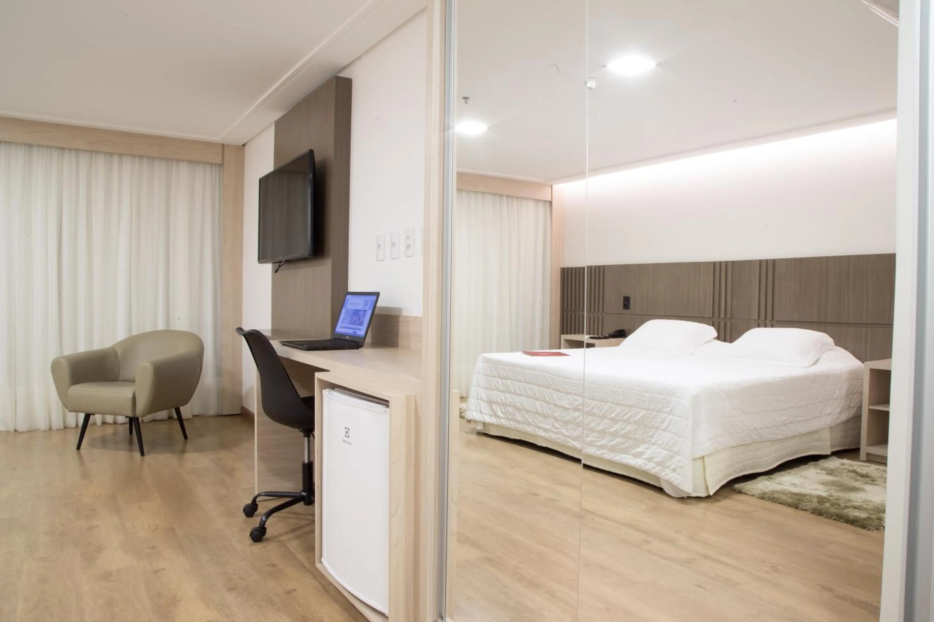 Bed in Mogano Premium Hotel - ELETROPOSTO