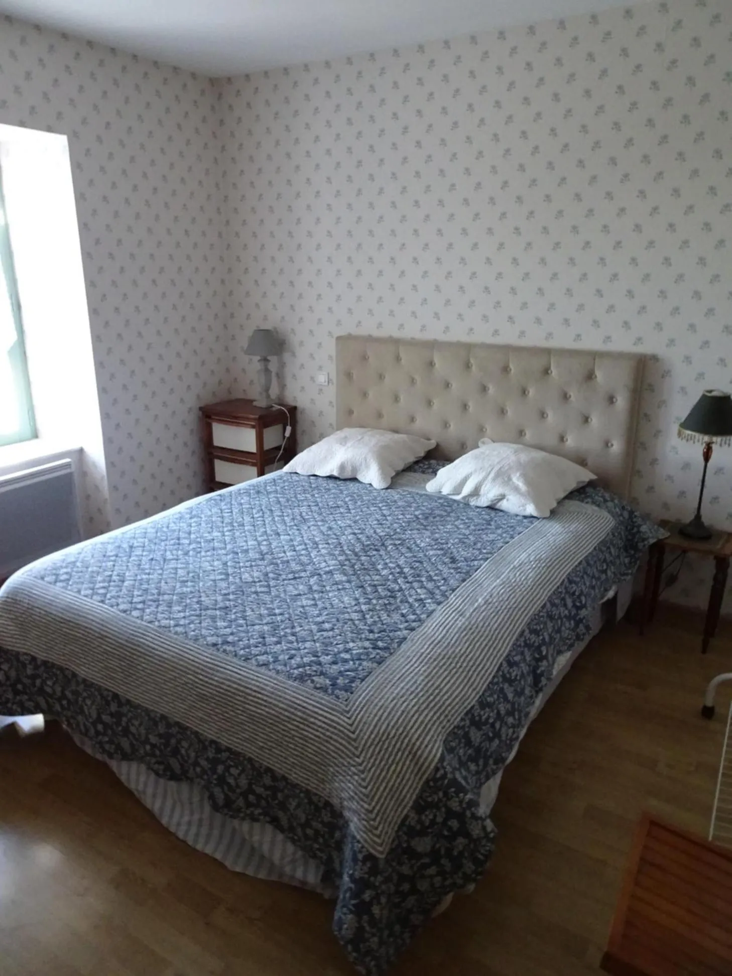 Photo of the whole room, Bed in Au bon gre d'hugoline