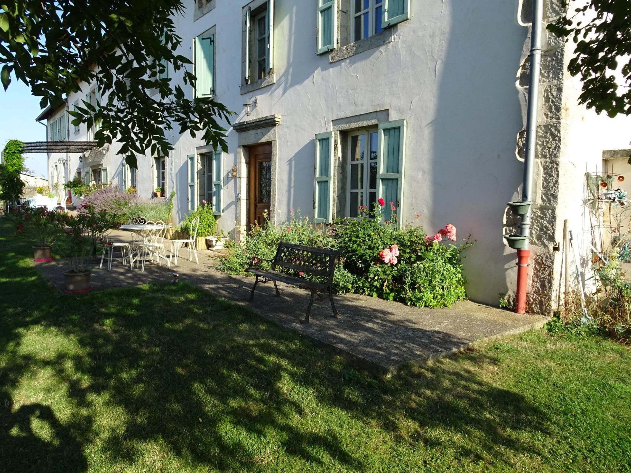 Property building in Au bon gre d'hugoline