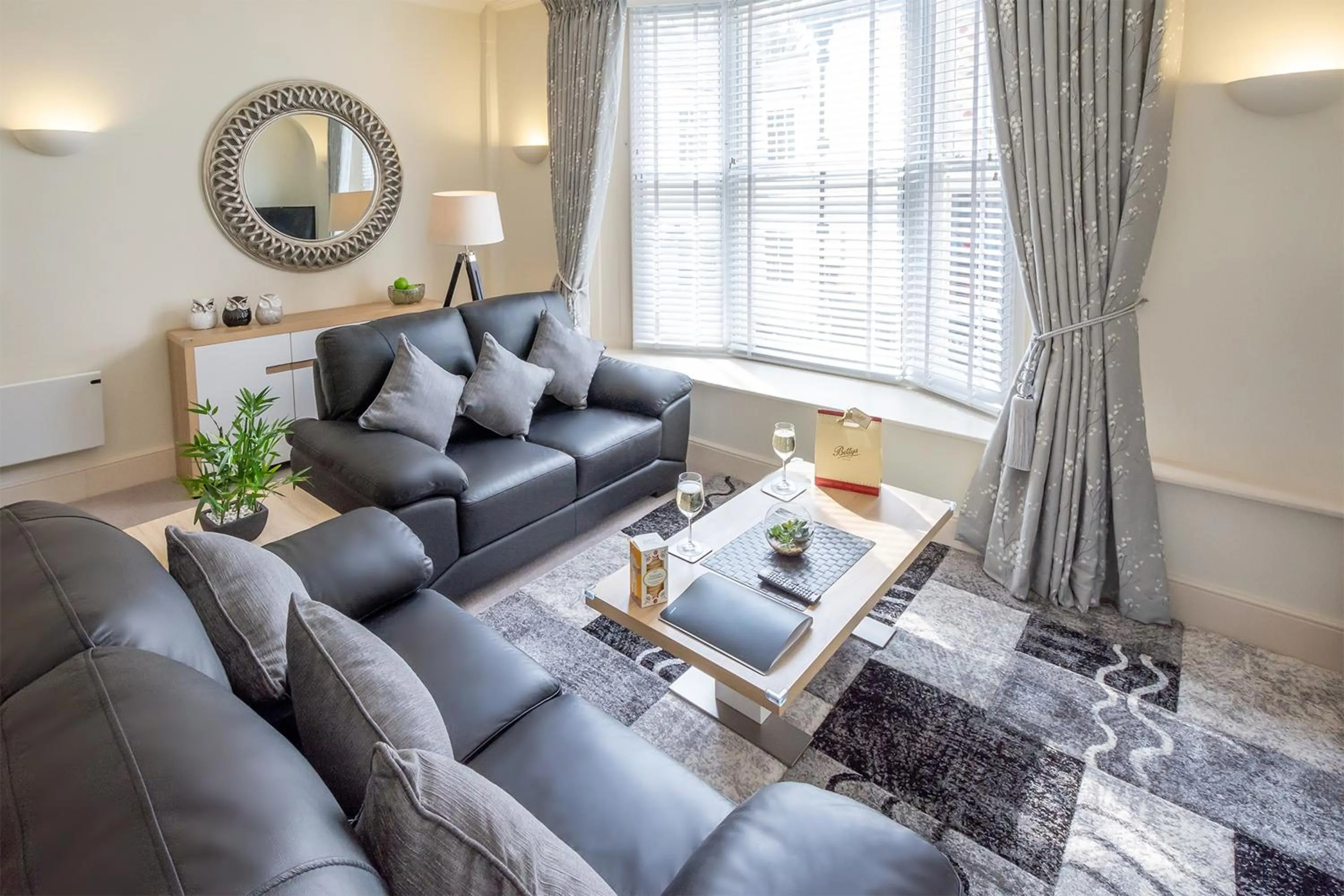 Living room in Hunter House Holiday Apartment - York