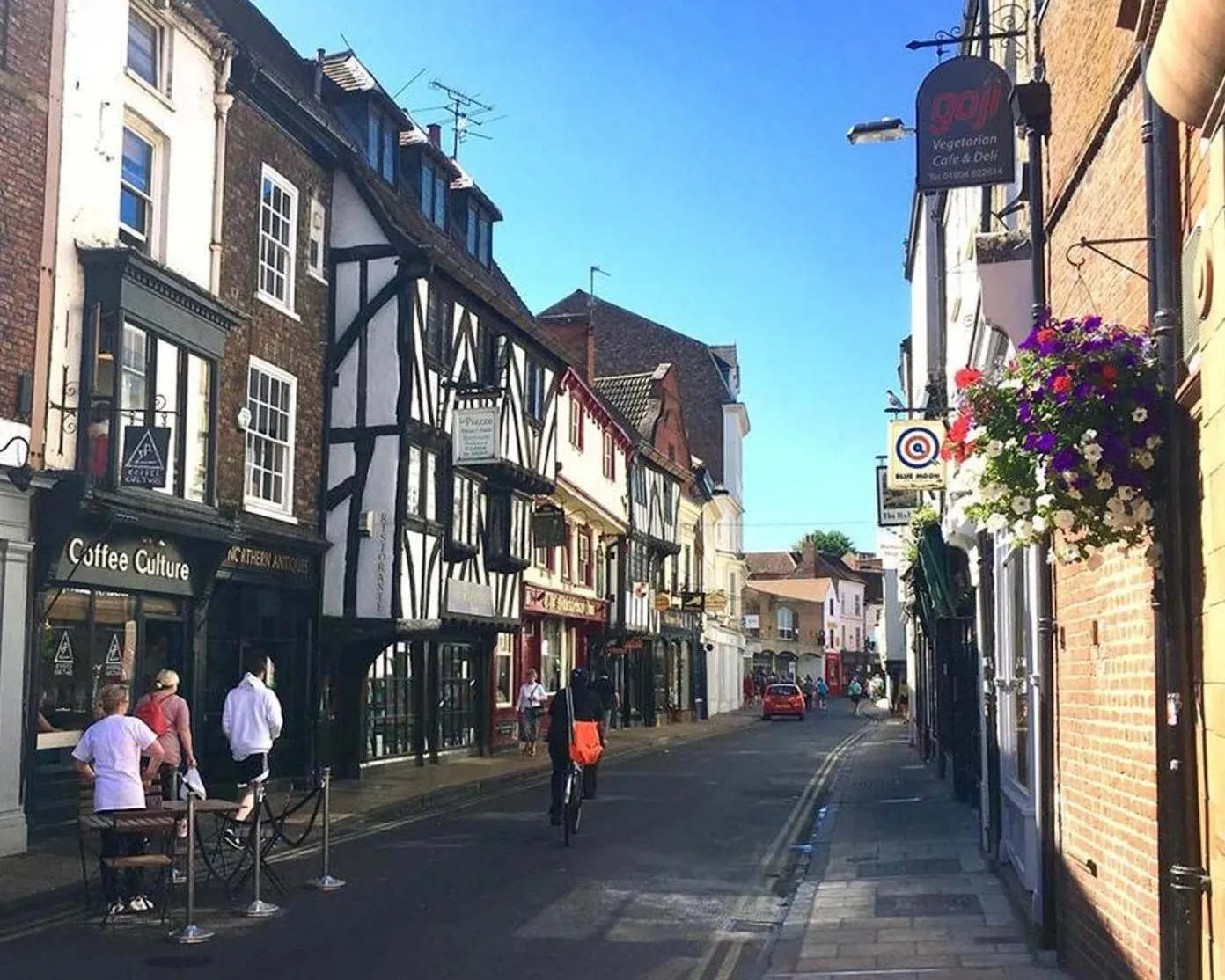 Street view in Hunter House Holiday Apartment - York