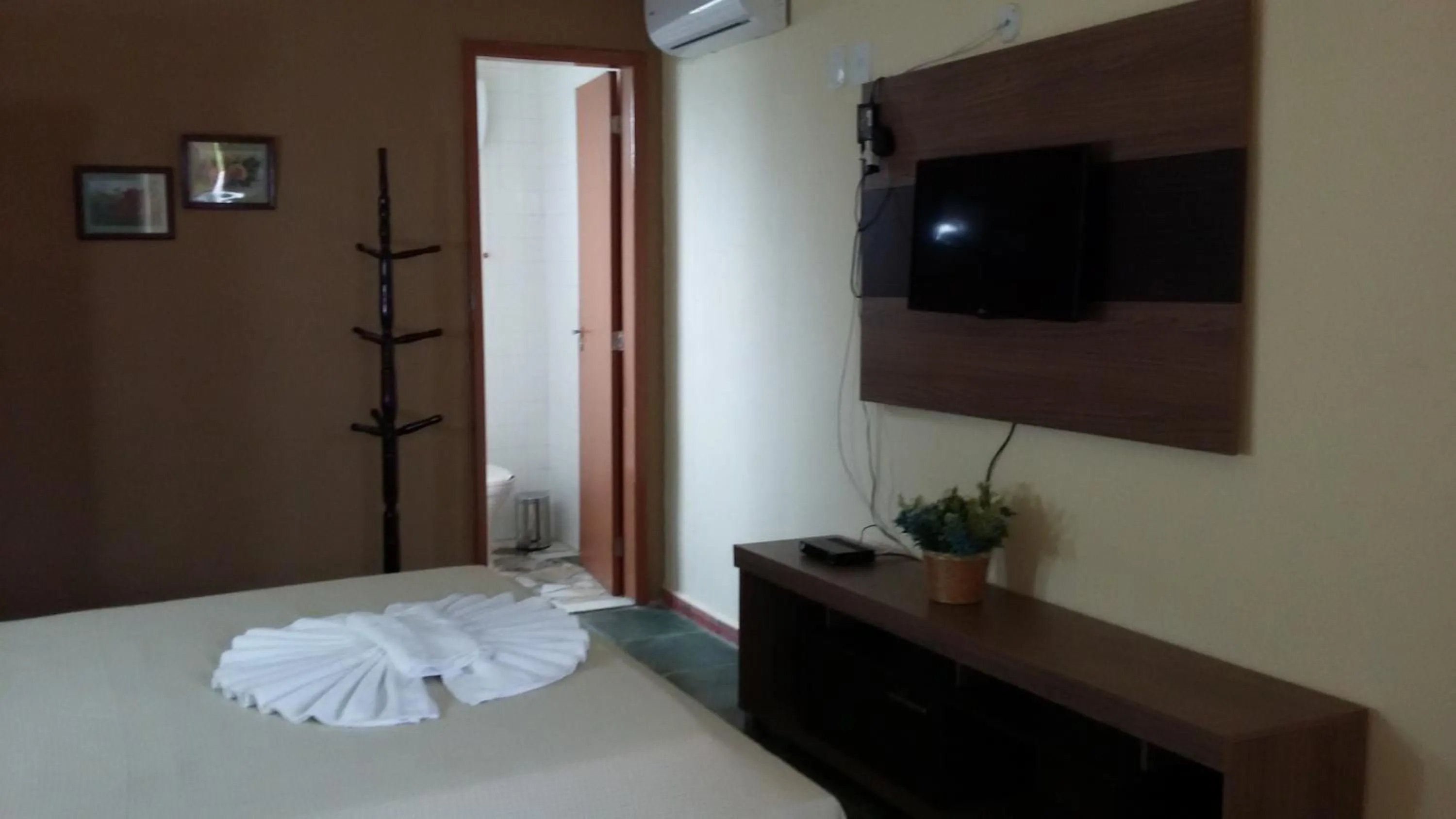 Photo of the whole room, Bed in Maison Clapp