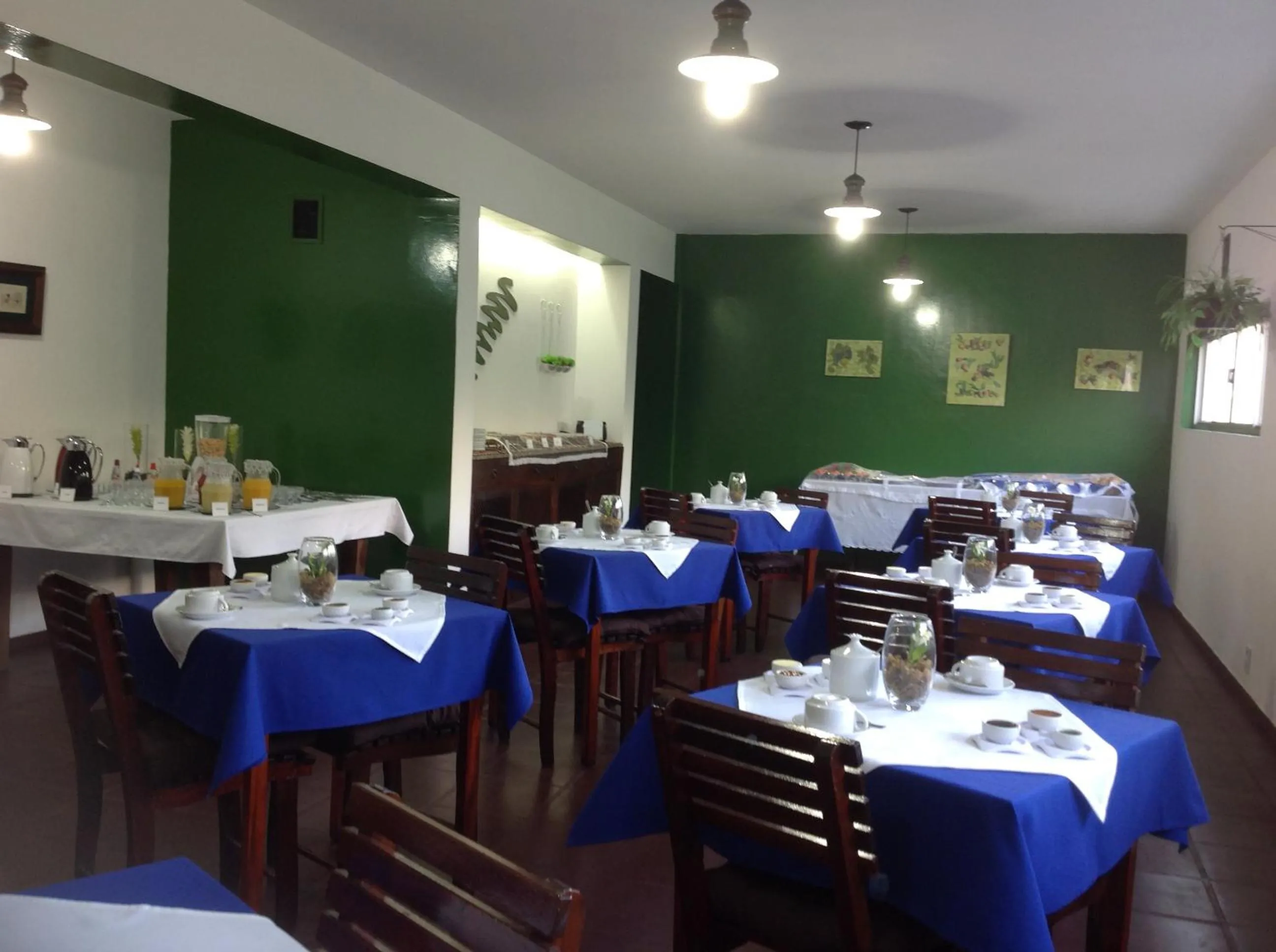 Dining area in Maison Clapp
