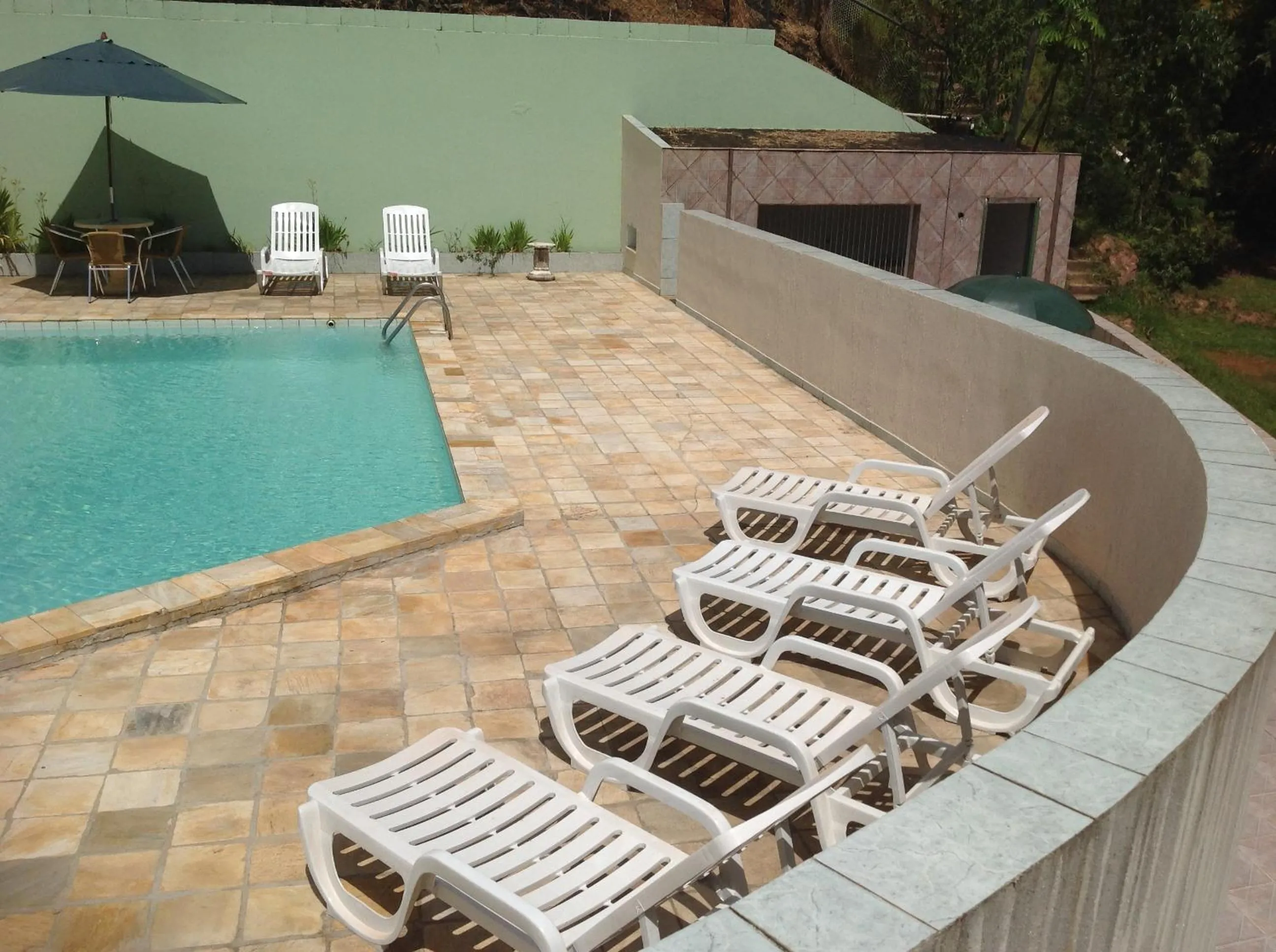 Swimming pool in Maison Clapp